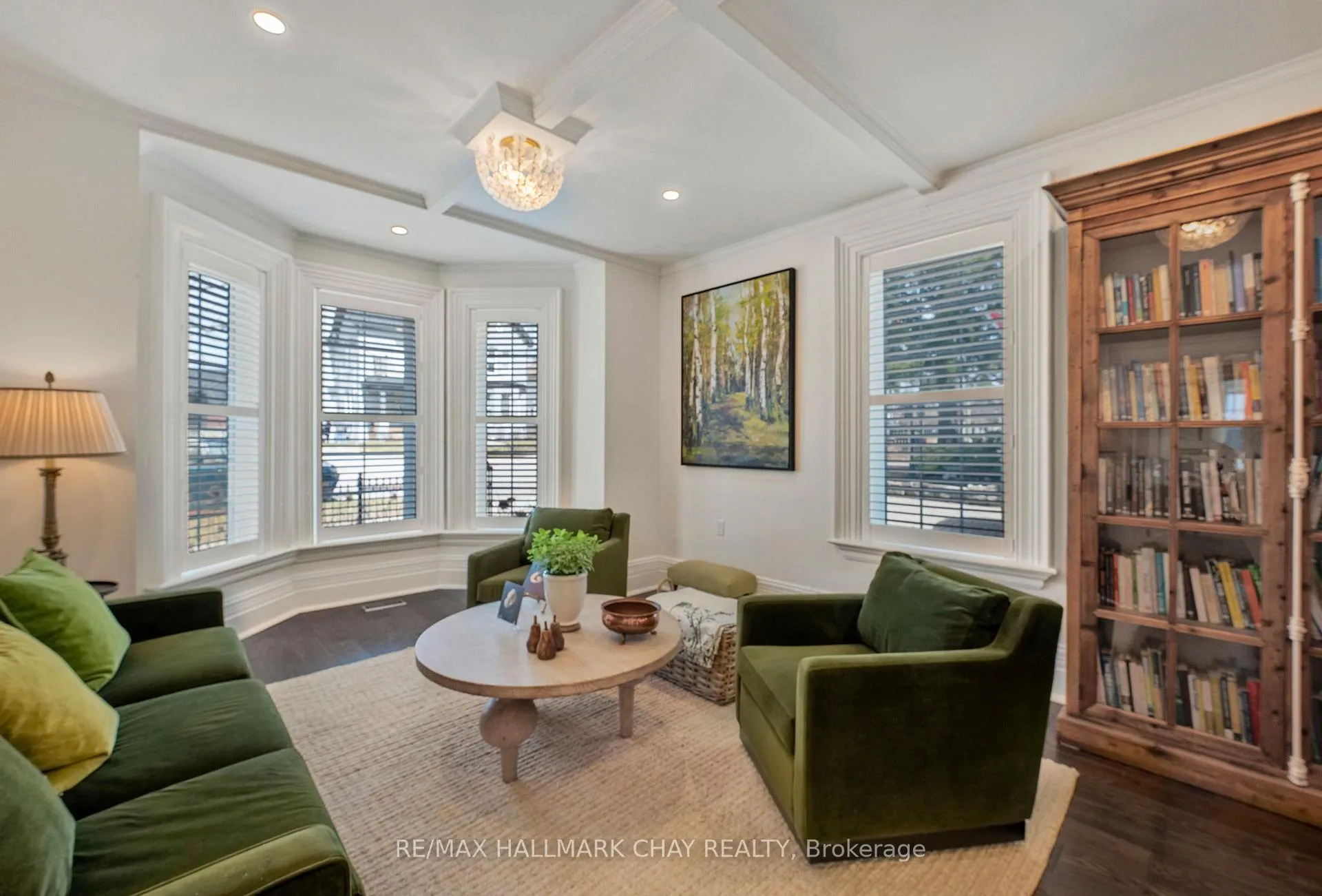 Photo 8 of 11 Catherine Avenue, Aurora, Aurora Village — HOMEH