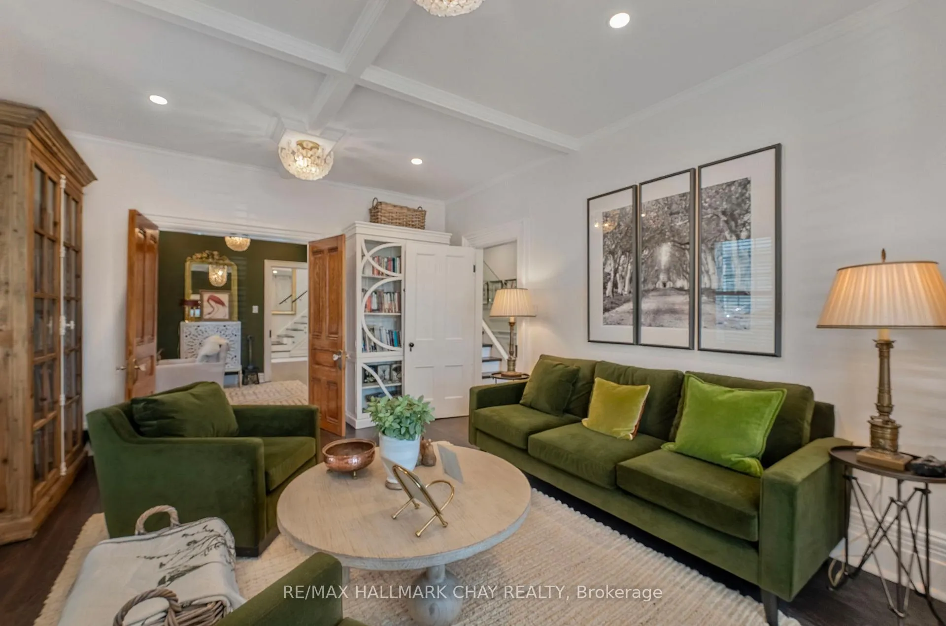 Photo 9 of 11 Catherine Avenue, Aurora, Aurora Village — HOMEH