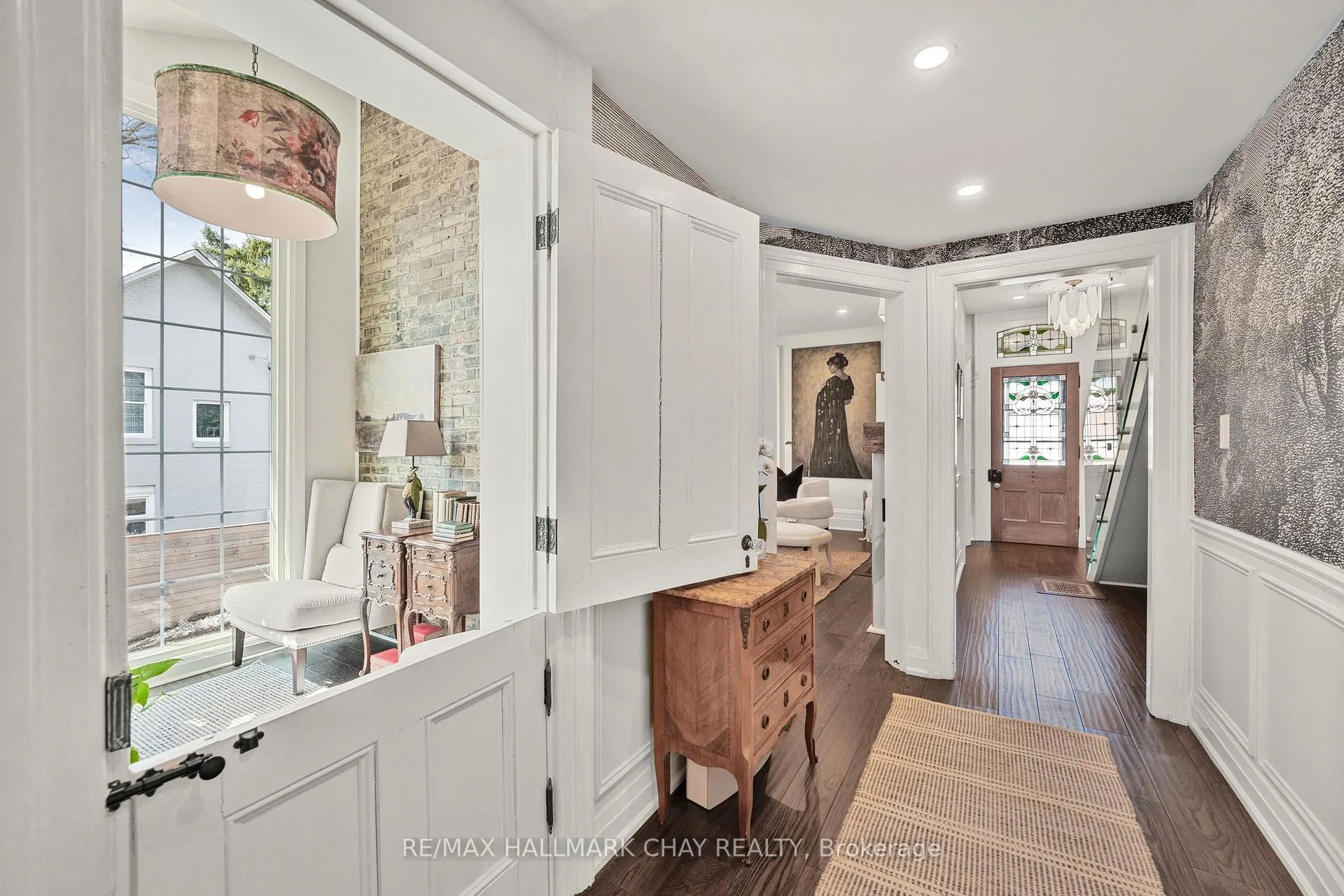 Photo 16 of 11 Catherine Avenue, Aurora, Aurora Village — HOMEH