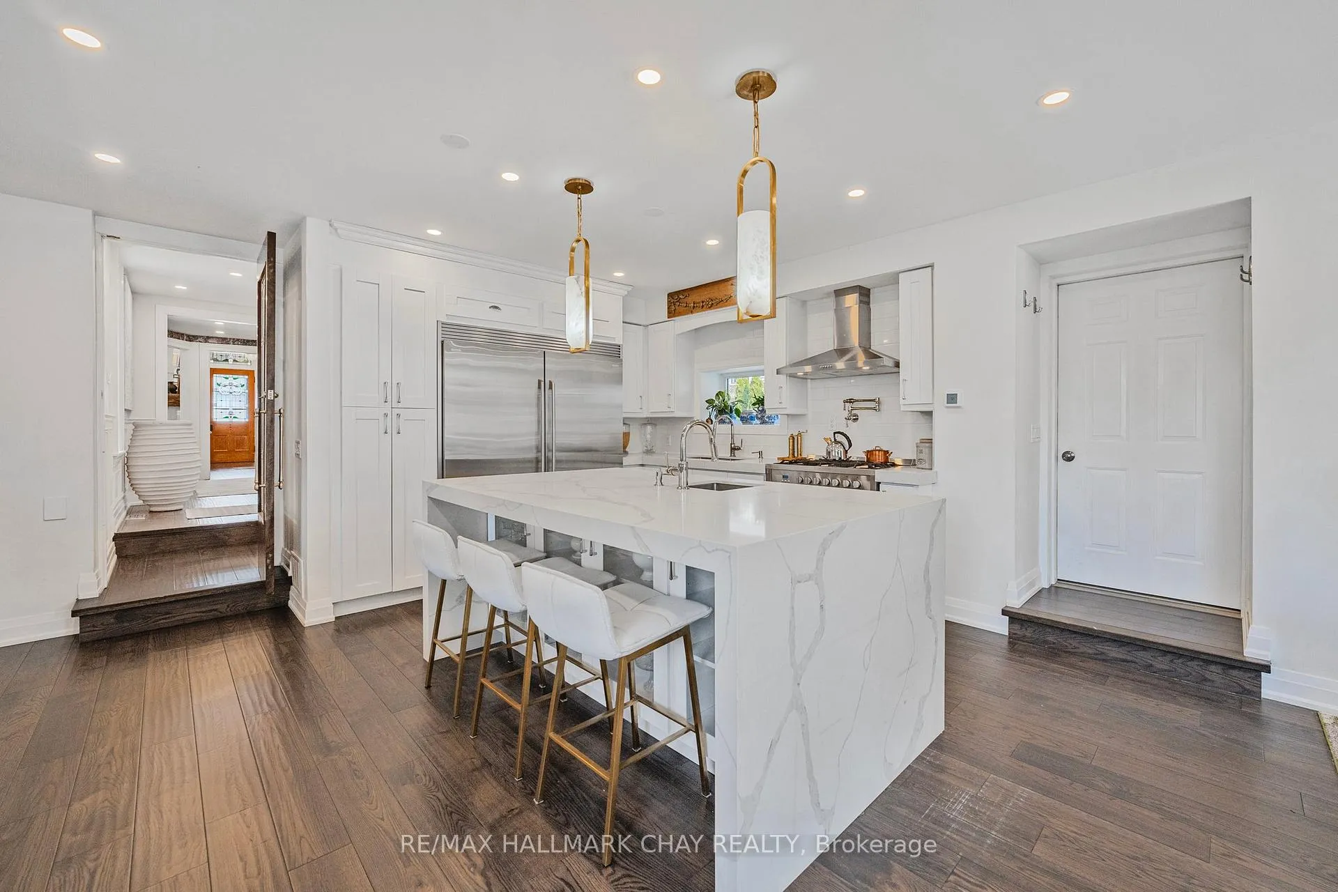 Photo 19 of 11 Catherine Avenue, Aurora, Aurora Village — HOMEH