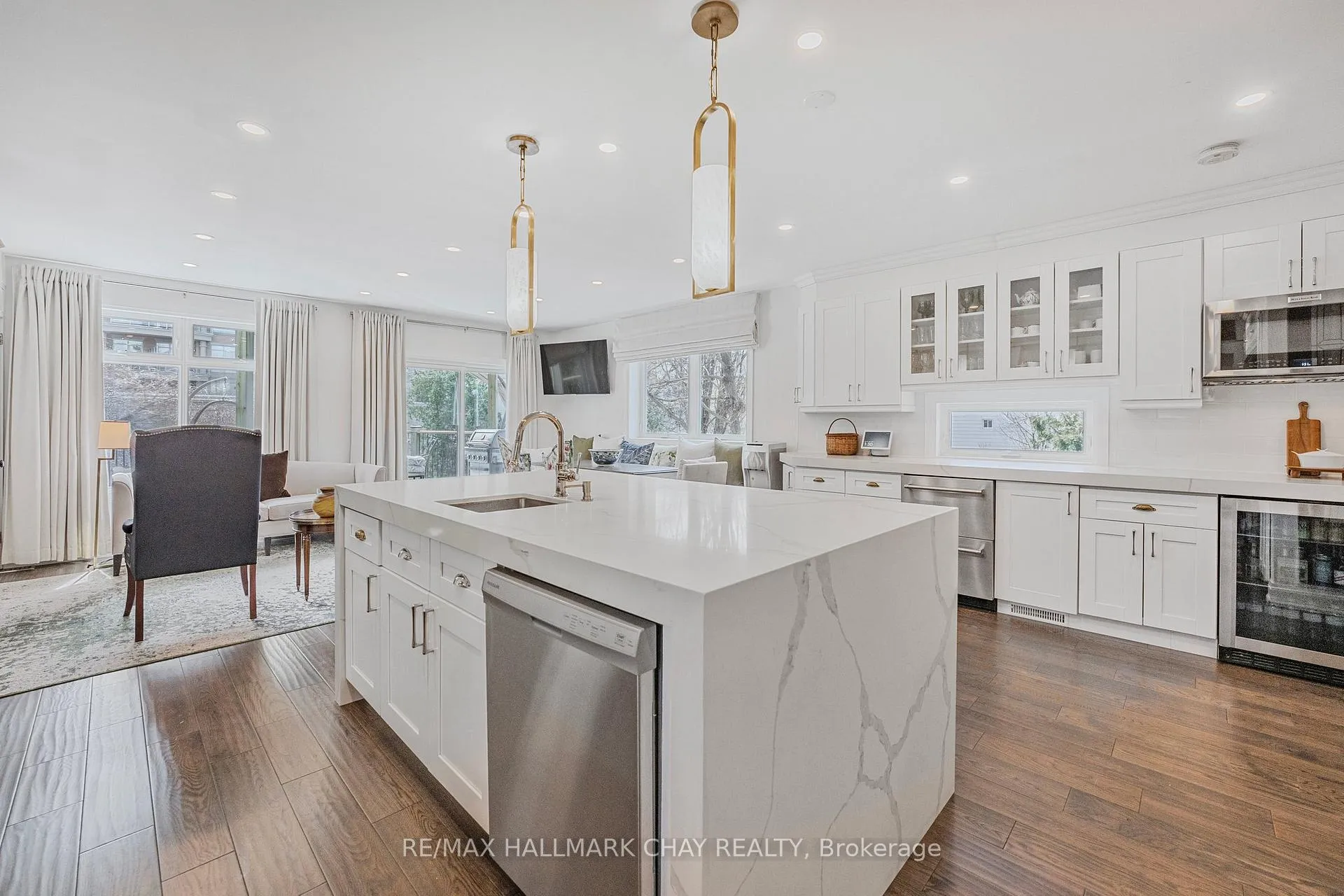 Photo 21 of 11 Catherine Avenue, Aurora, Aurora Village — HOMEH