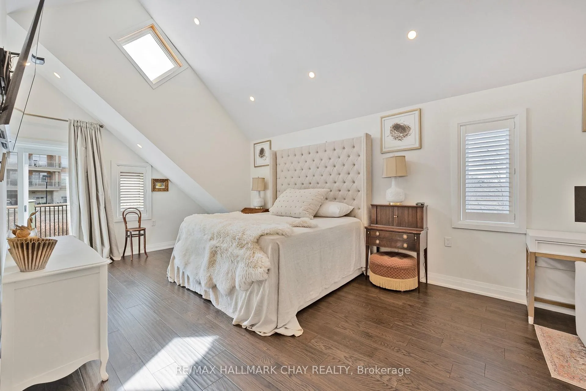 Photo 24 of 11 Catherine Avenue, Aurora, Aurora Village — HOMEH