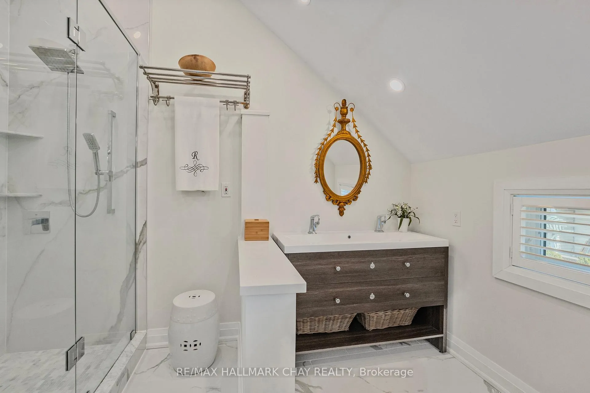 Photo 27 of 11 Catherine Avenue, Aurora, Aurora Village — HOMEH