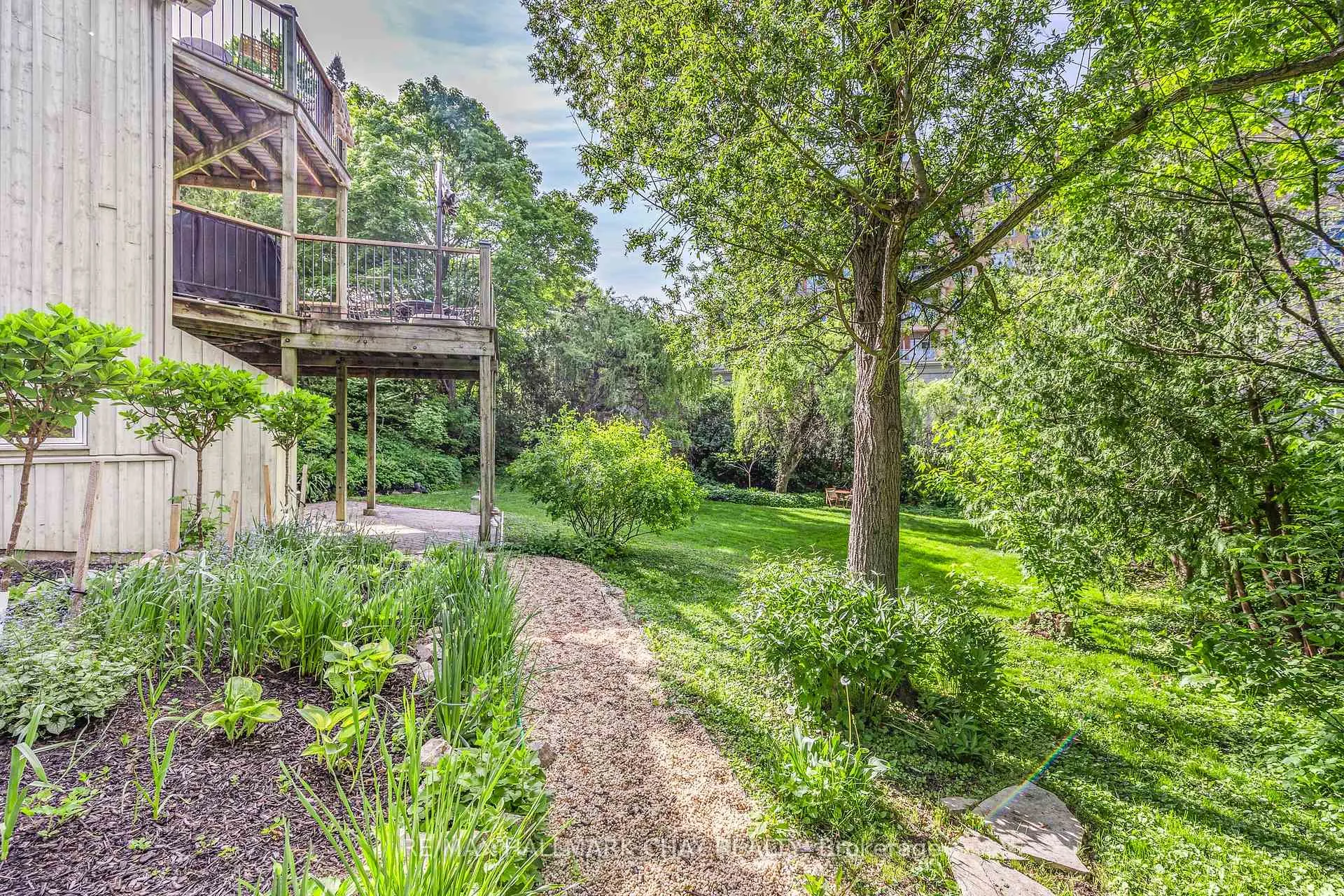 Photo 41 of 11 Catherine Avenue, Aurora, Aurora Village — HOMEH