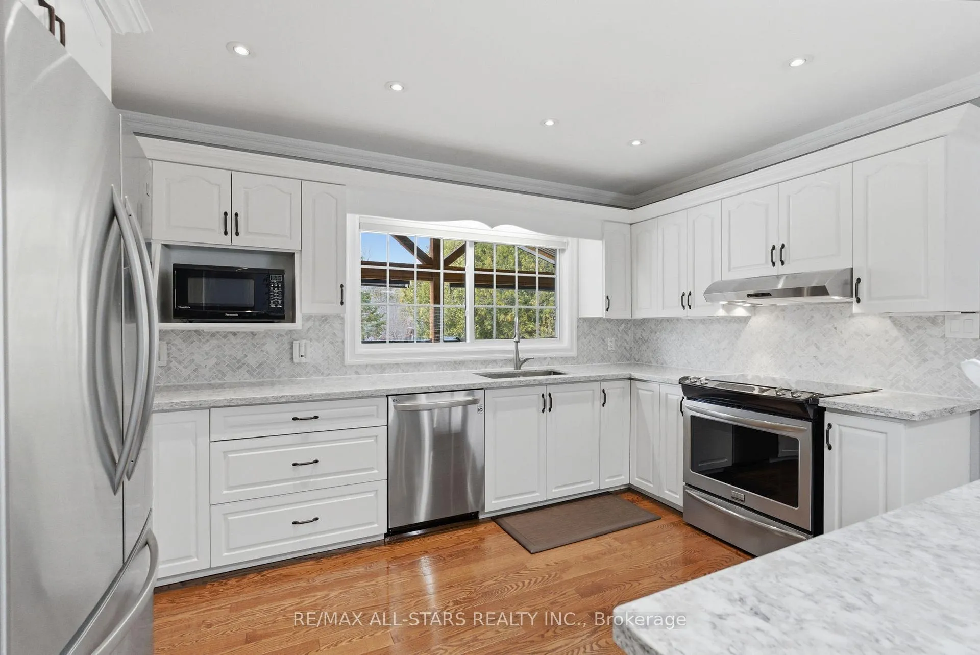 Photo 13 of 2 Pearl Drive, Scugog, Rural Scugog — HOMEH