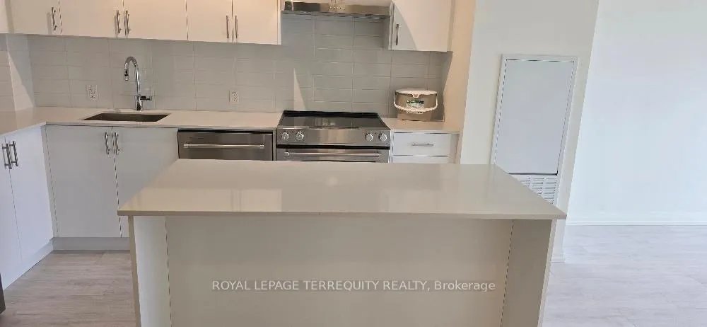 Photo 7 of Unit 411, 27 Korda Gate, Vaughan, Vellore Village — HOMEH