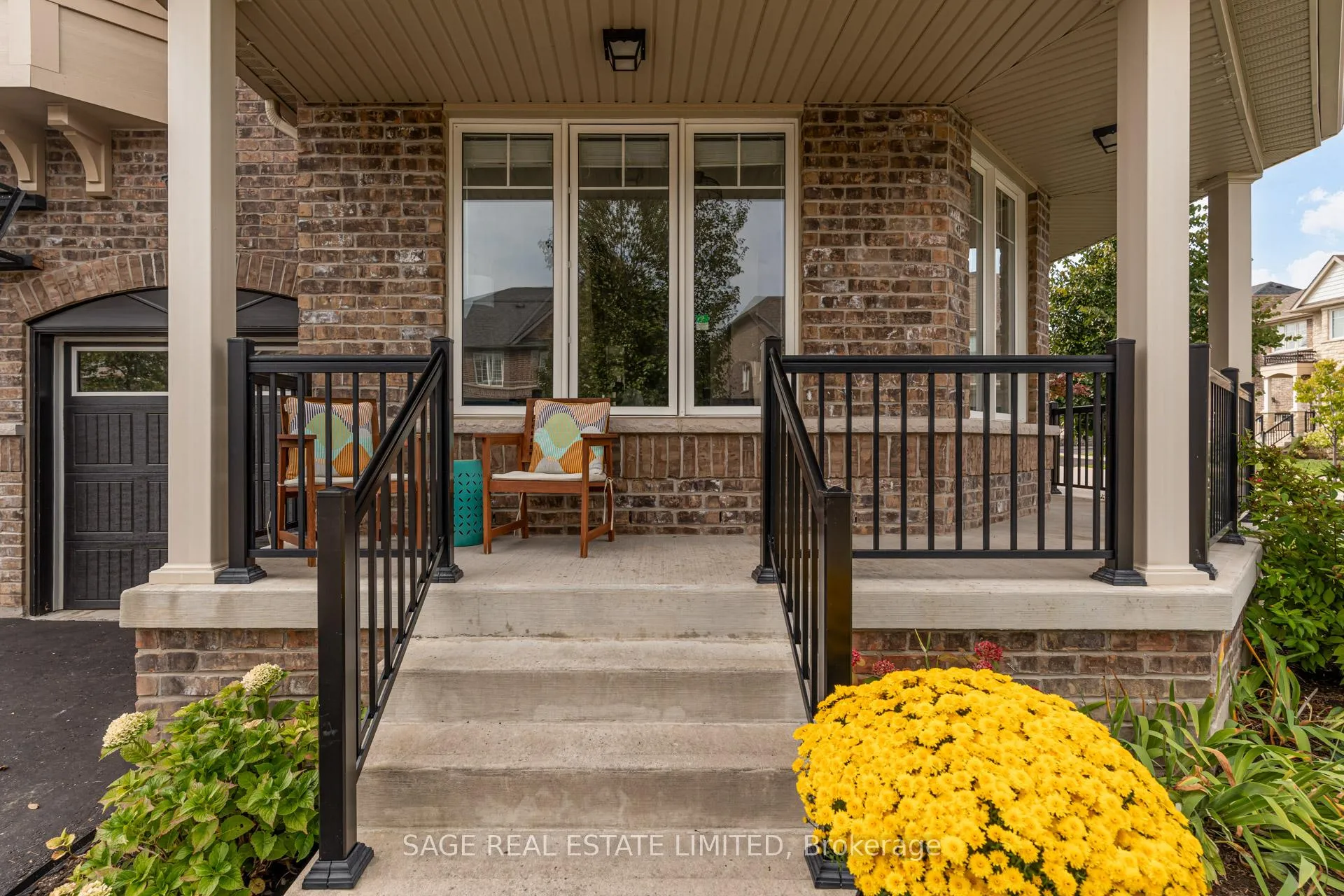 Photo 4 of 43 Bignell Crescent, Ajax, Northeast Ajax — HOMEH