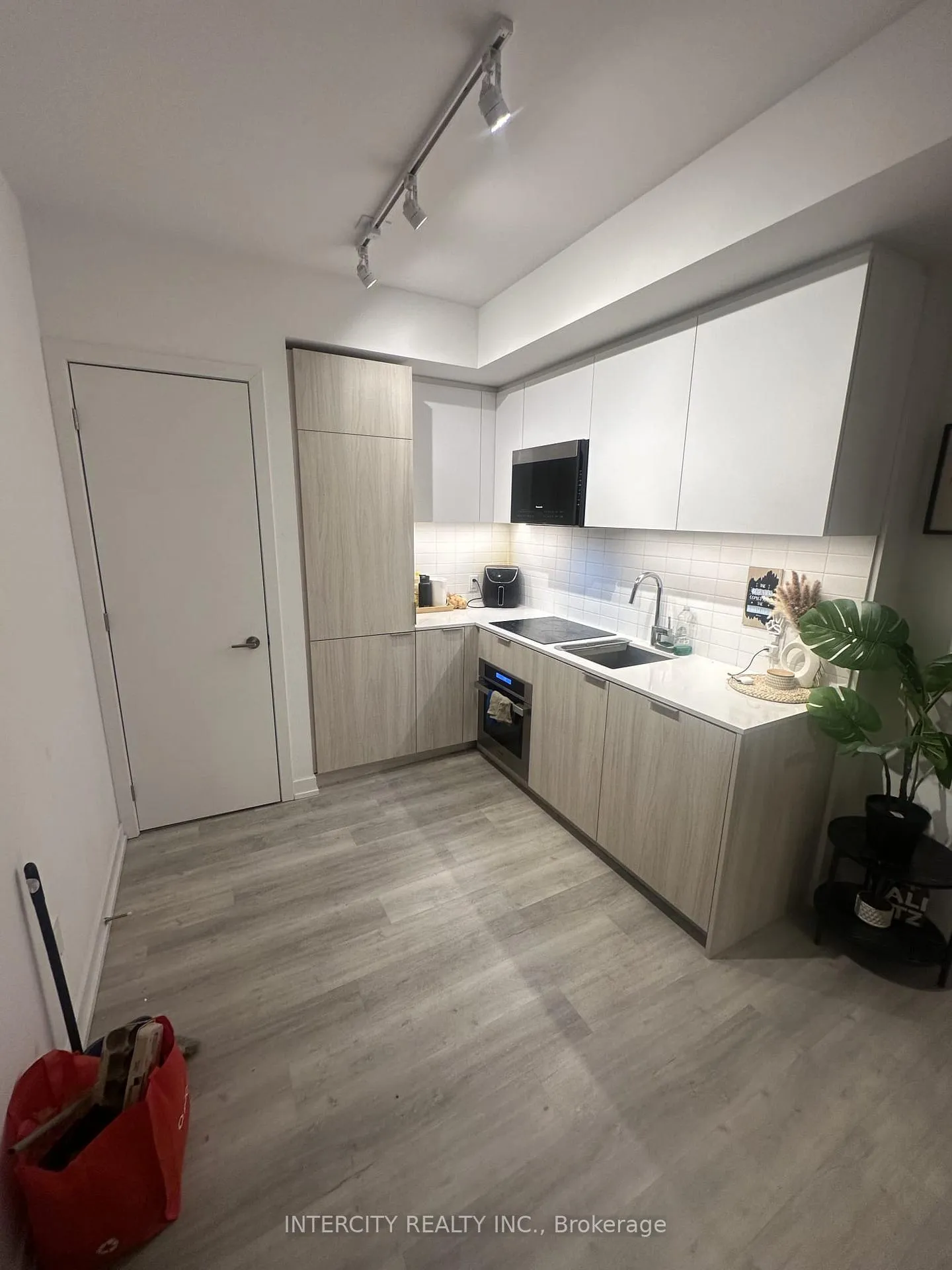 Photo 4 of Unit 730, 28 Eastern Avenue, Toronto, Moss Park — HOMEH