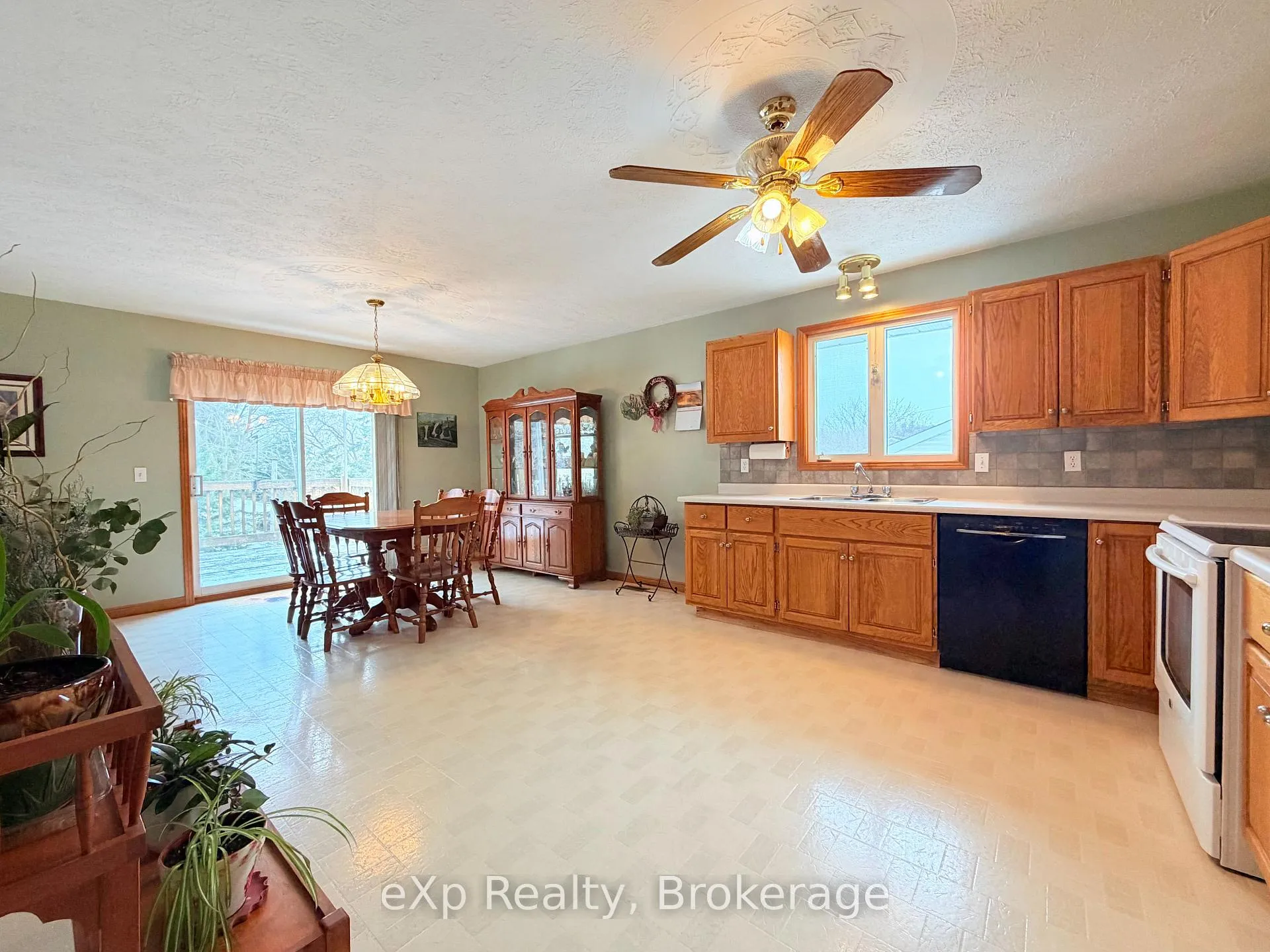 Photo 9 of 27 Willow Street, Brockton — HOMEH