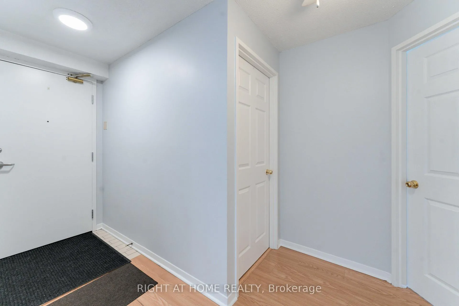 Photo 3 of Unit 605, 1440 Heron Road, Ottawa, Heron Gate/Industrial Park — HOMEH