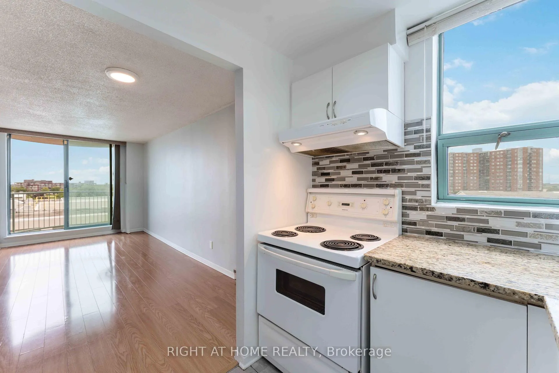 Photo 11 of Unit 605, 1440 Heron Road, Ottawa, Heron Gate/Industrial Park — HOMEH