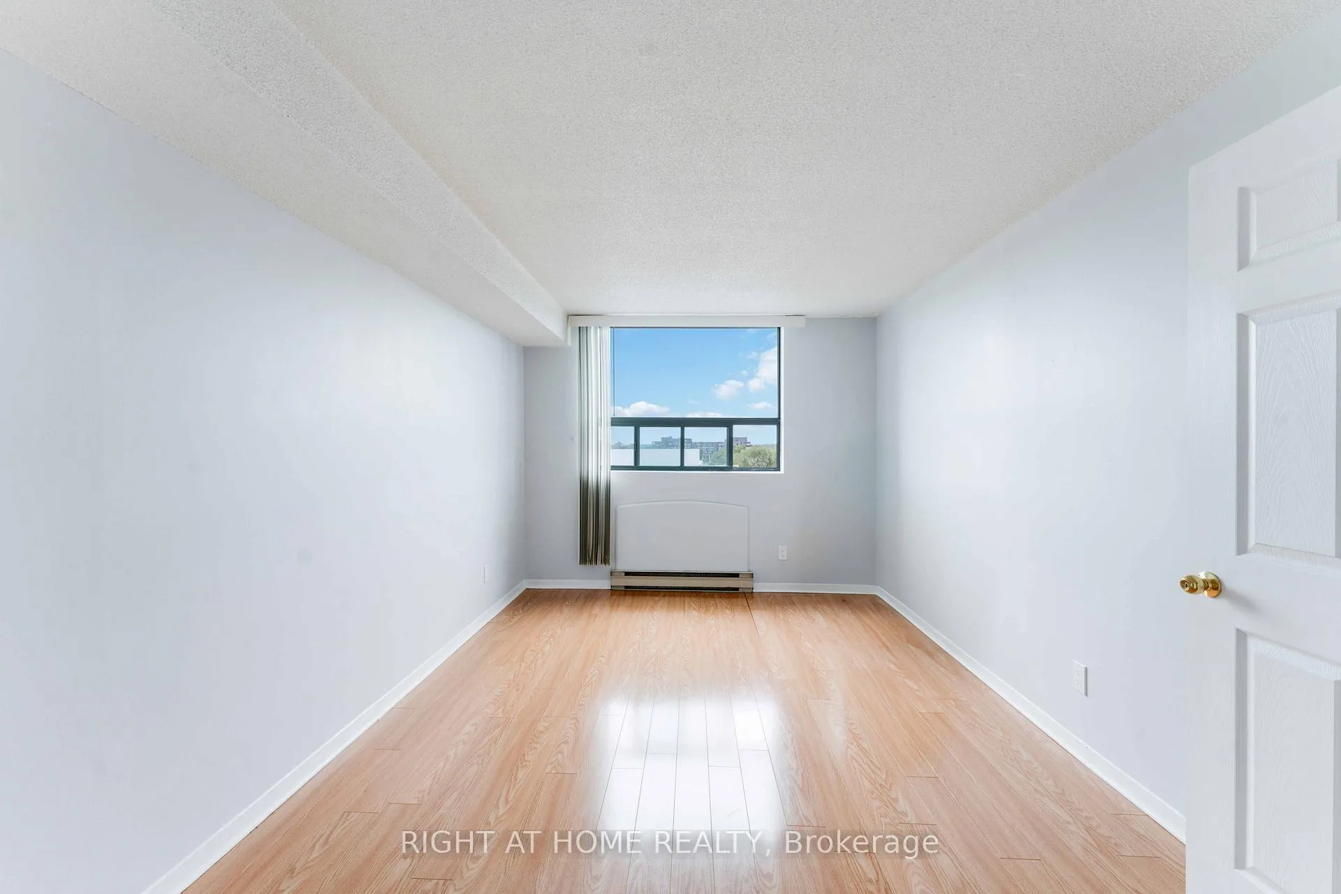Photo 16 of Unit 605, 1440 Heron Road, Ottawa, Heron Gate/Industrial Park — HOMEH
