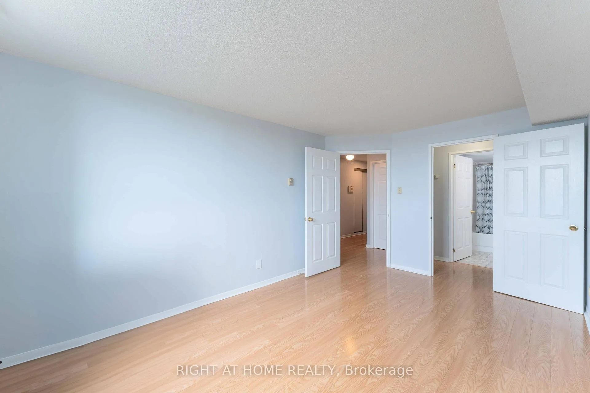 Photo 17 of Unit 605, 1440 Heron Road, Ottawa, Heron Gate/Industrial Park — HOMEH