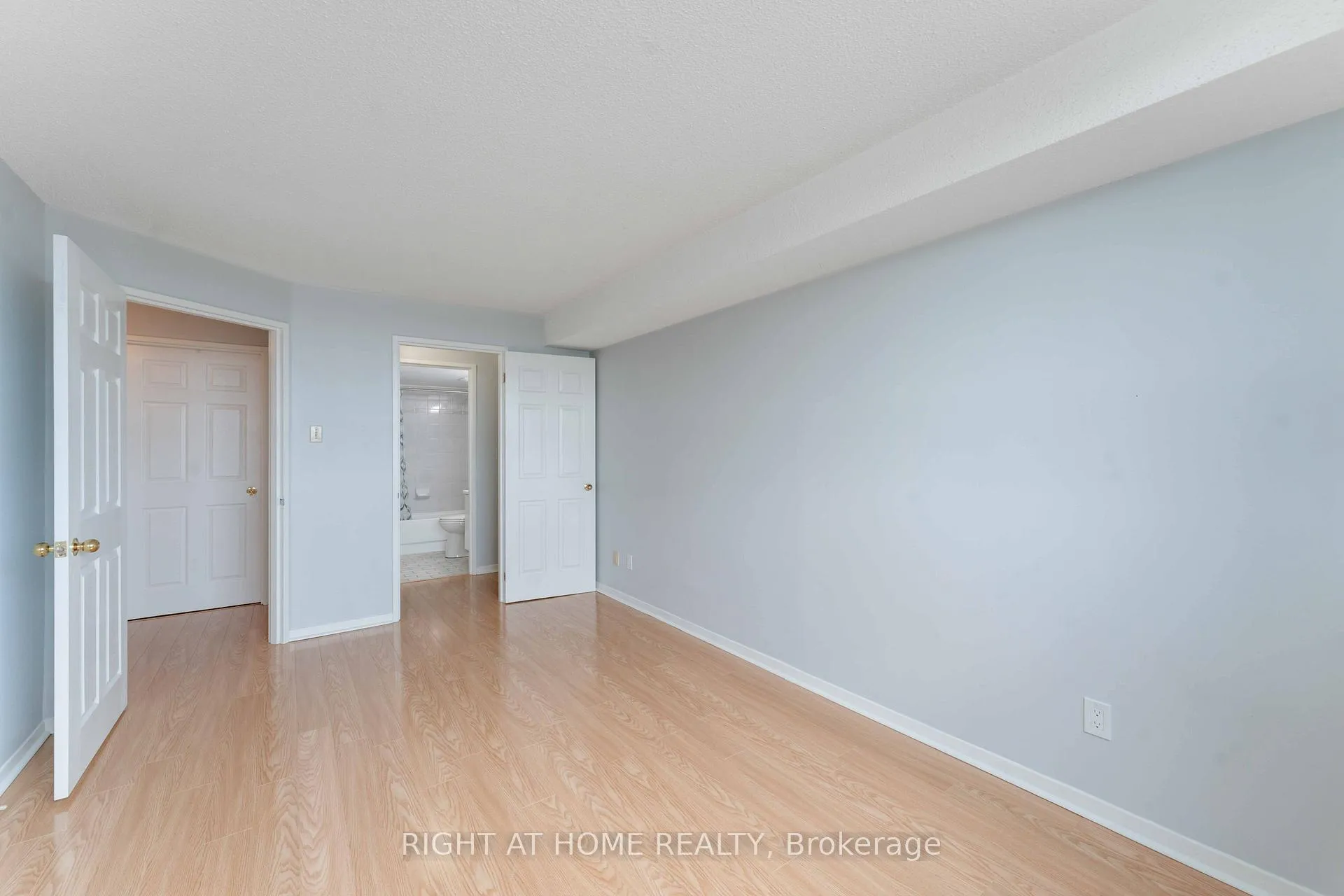 Photo 18 of Unit 605, 1440 Heron Road, Ottawa, Heron Gate/Industrial Park — HOMEH