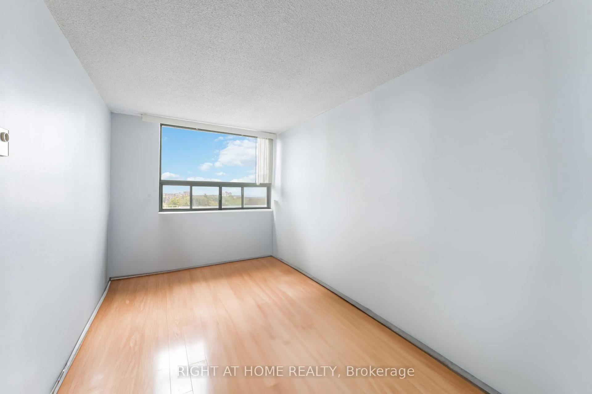 Photo 23 of Unit 605, 1440 Heron Road, Ottawa, Heron Gate/Industrial Park — HOMEH