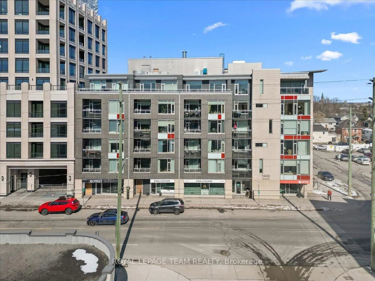 Front of Unit 304, 1433 Wellington Street
