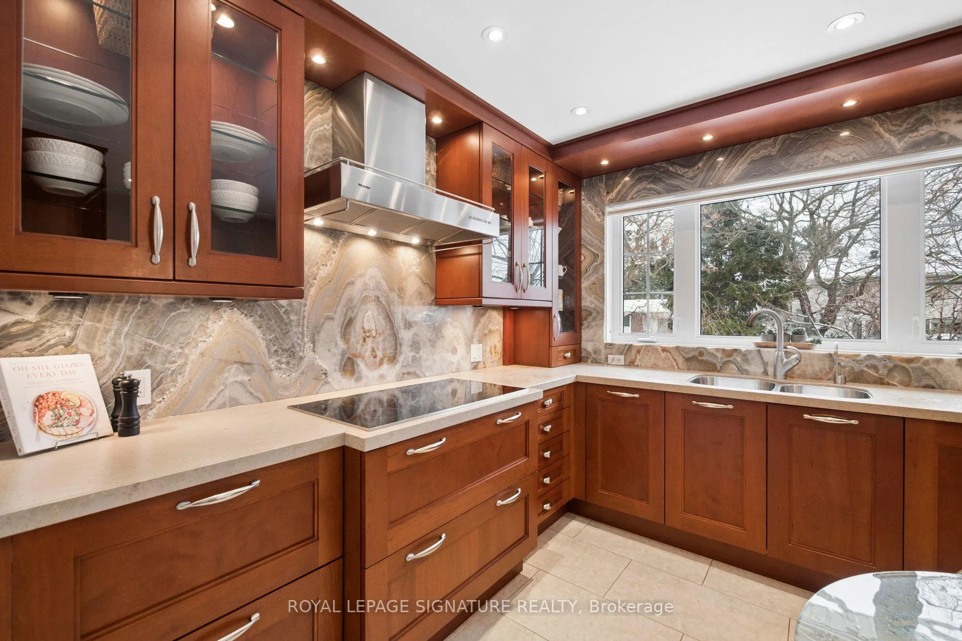 Photo 12 of 349 Jaybell Grove, Scarborough, Rouge — HOMEH