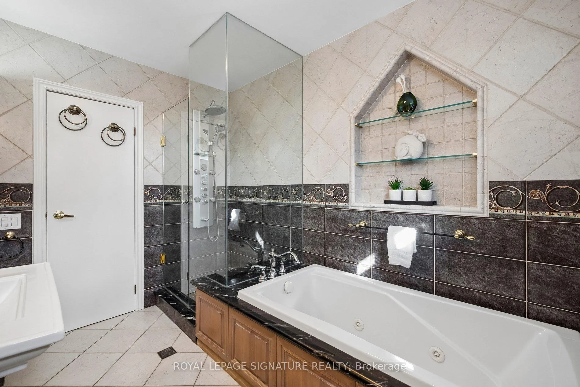 Photo 25 of 349 Jaybell Grove, Scarborough, Rouge — HOMEH