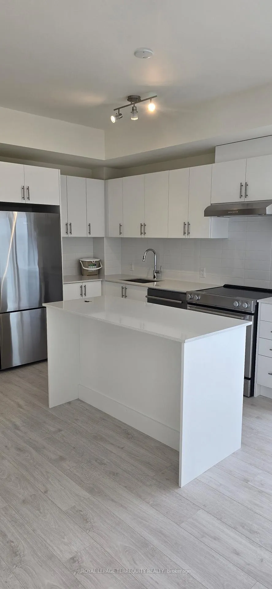 Photo 14 of Unit 1009, 27 Korda Gate, Vaughan, Vellore Village — HOMEH