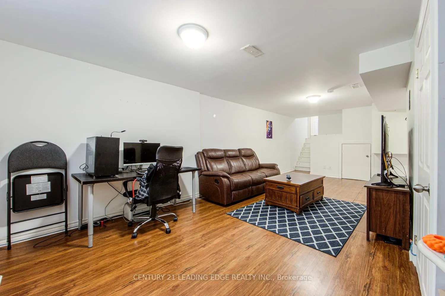 Photo 4 of Unit Walkout Basement, 45 Wales Avenue, Markham, Old Markham Village — HOMEH