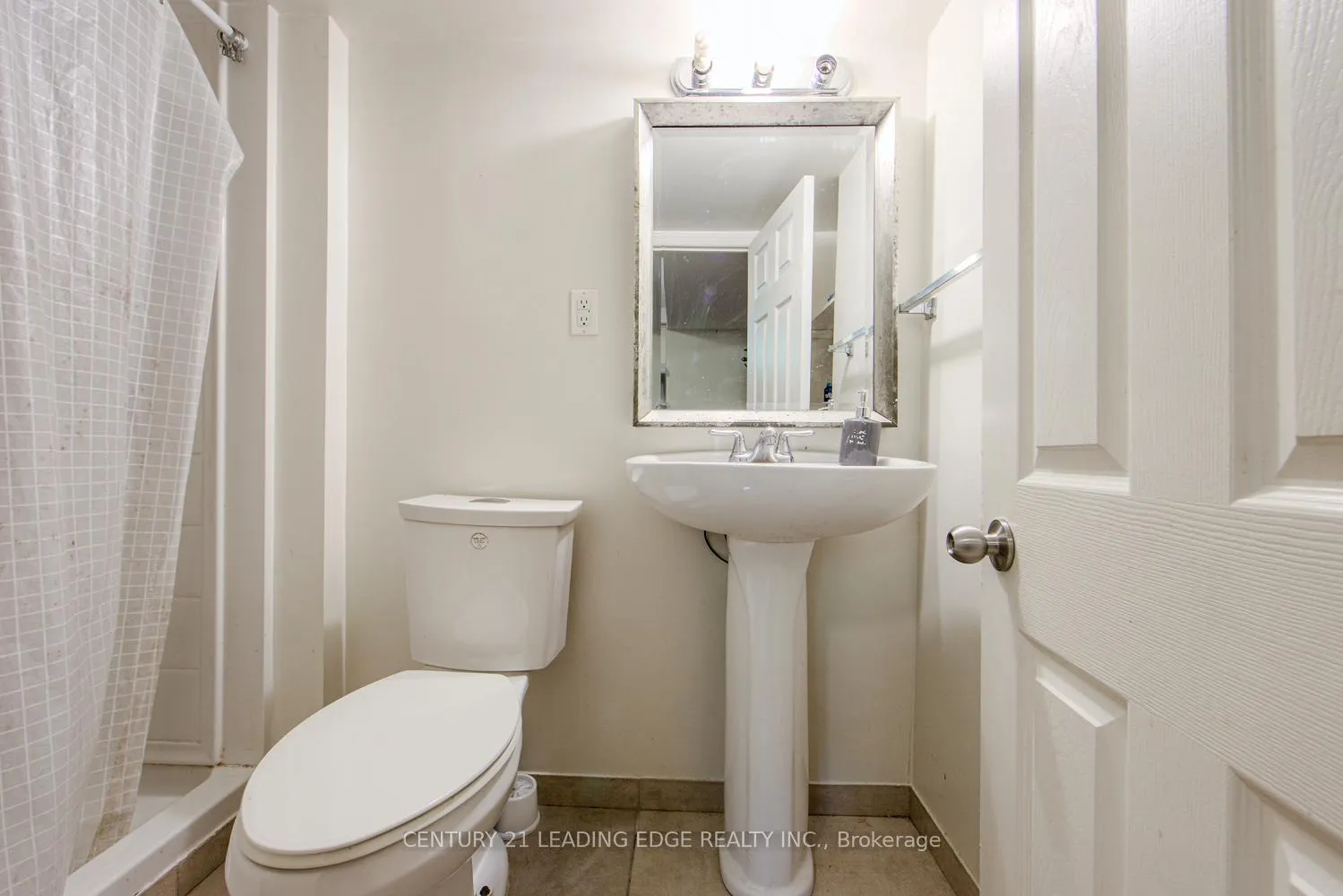 Photo 17 of Unit Walkout Basement, 45 Wales Avenue, Markham, Old Markham Village — HOMEH