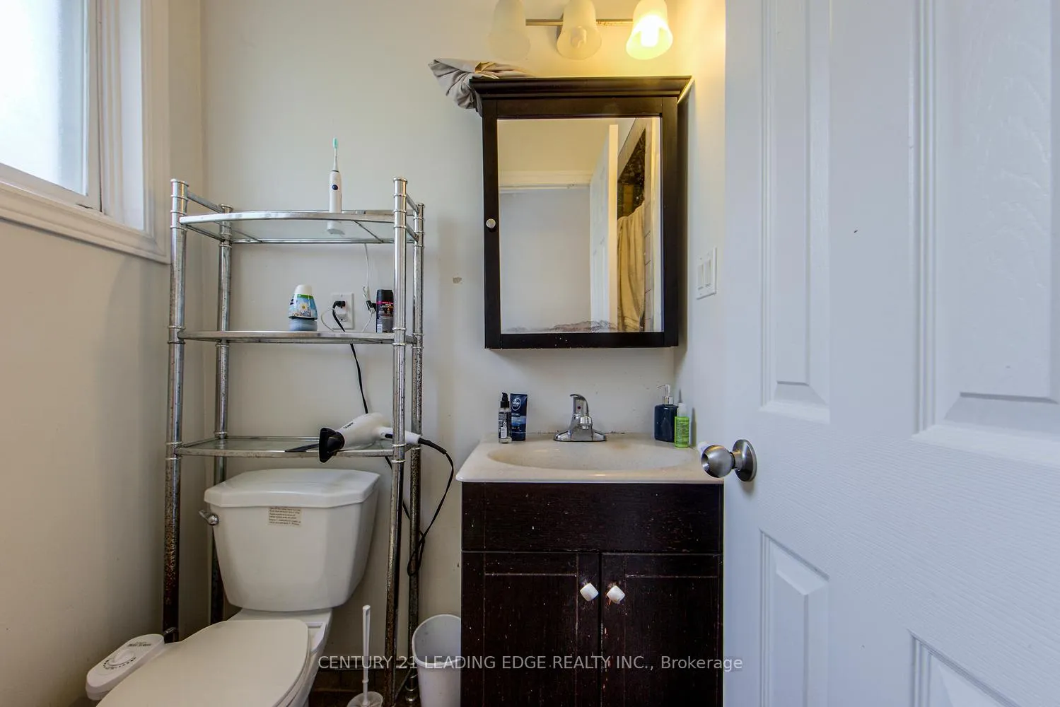 Photo 19 of Unit Walkout Basement, 45 Wales Avenue, Markham, Old Markham Village — HOMEH