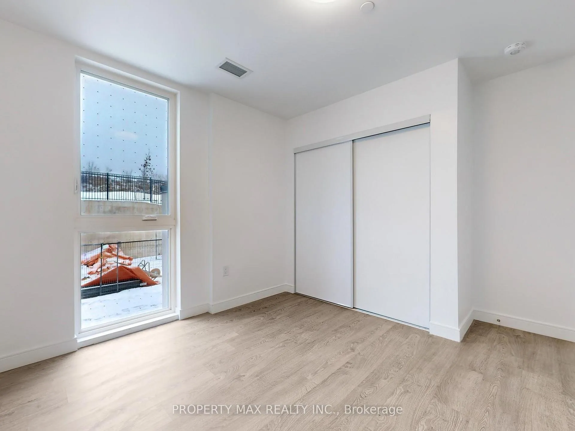 Photo 9 of Unit 5, 174 Clonmore Drive, Scarborough, Birchcliffe-Cliffside — HOMEH