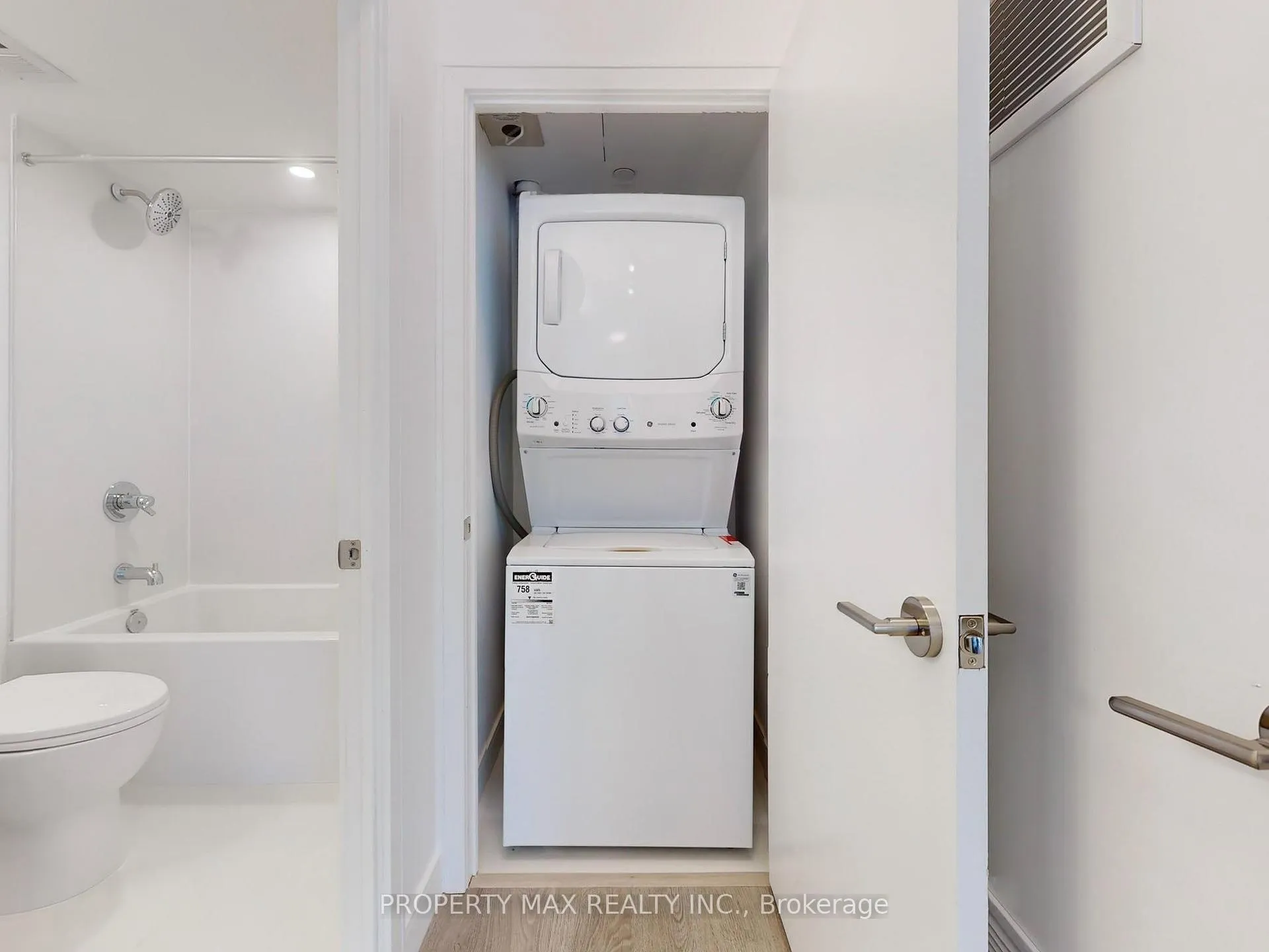 Photo 17 of Unit 5, 174 Clonmore Drive, Scarborough, Birchcliffe-Cliffside — HOMEH