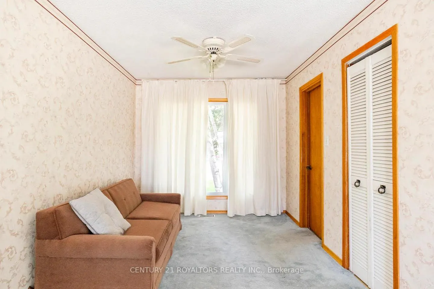 Photo 5 of 570 Phillip Street E, Gravenhurst, Muskoka (S) — HOMEH