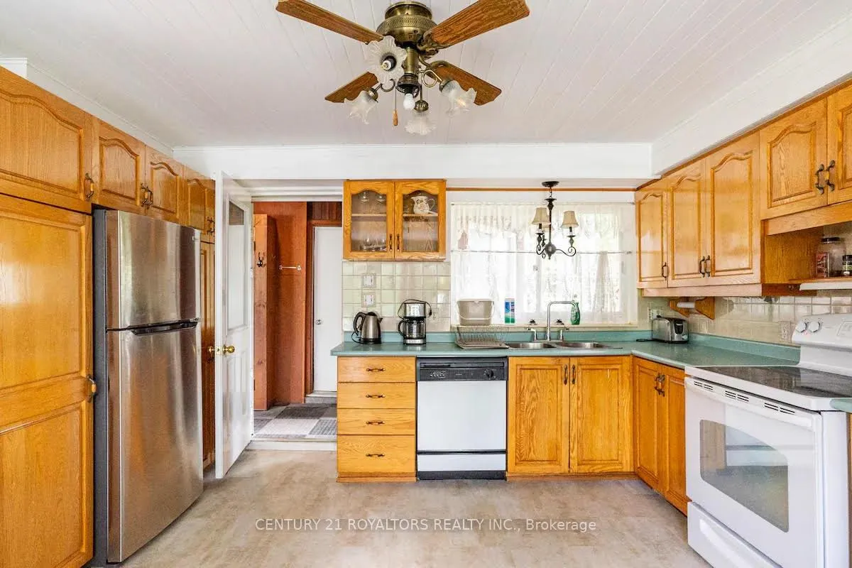 Photo 8 of 570 Phillip Street E, Gravenhurst, Muskoka (S) — HOMEH