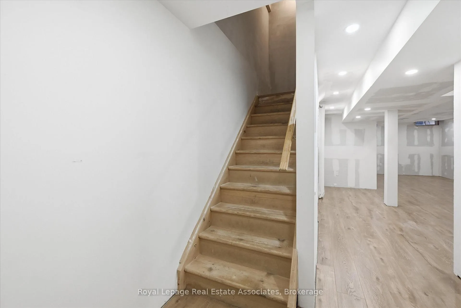 Photo 36 of Unit 41, 4241 Sarazen Drive, Burlington, Rose — HOMEH