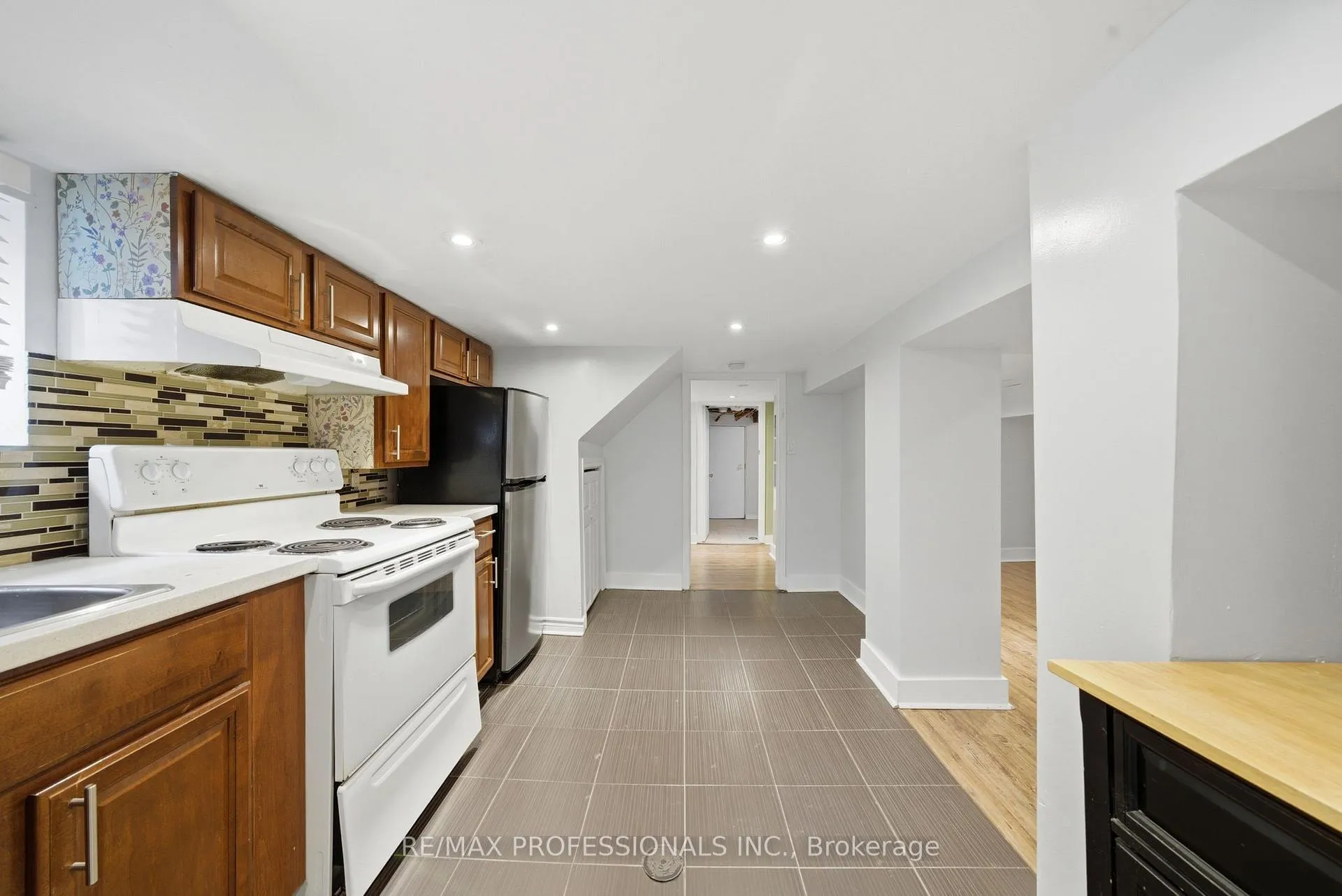 Photo 7 of 1993 Dufferin Street, Toronto, Oakwood Village — HOMEH