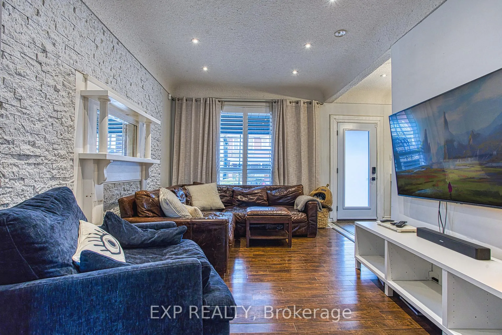 Photo 7 of 20 Senator Avenue, Hamilton, Stipley — HOMEH