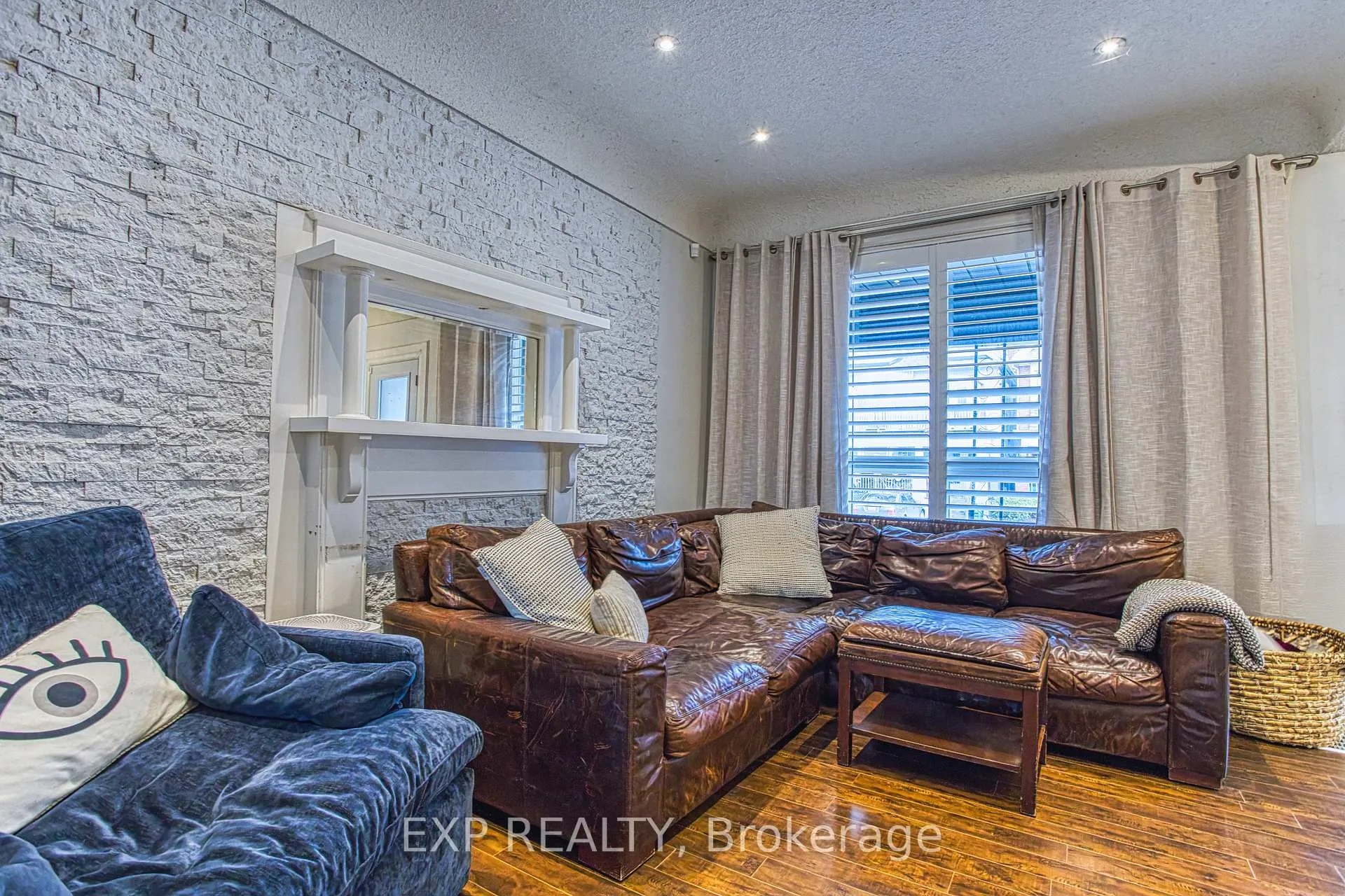 Photo 8 of 20 Senator Avenue, Hamilton, Stipley — HOMEH