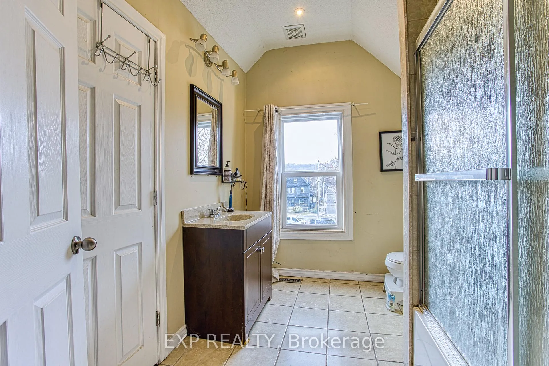 Photo 28 of 20 Senator Avenue, Hamilton, Stipley — HOMEH