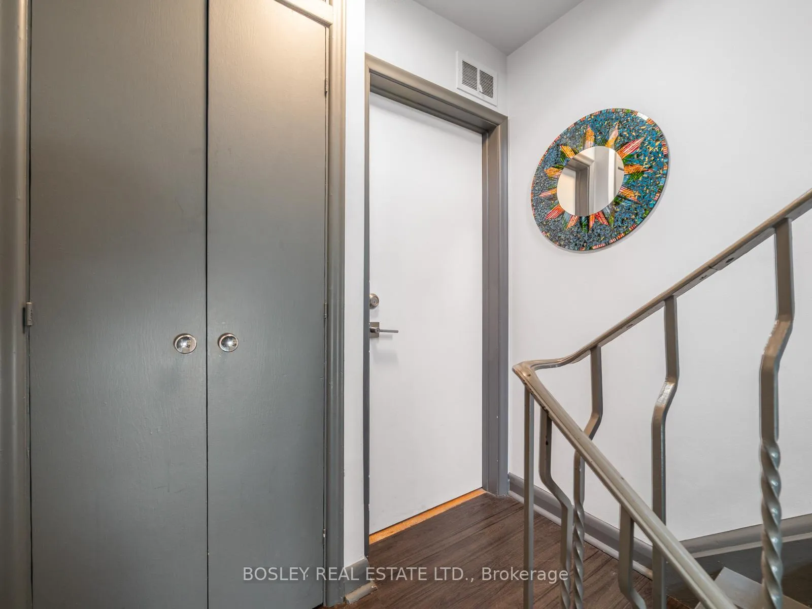 Photo 4 of 9 Love Crescent, Toronto, East End-Danforth — HOMEH