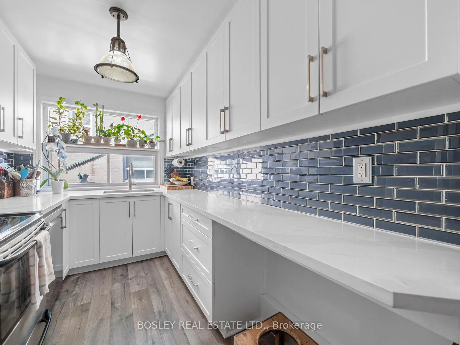 Photo 6 of 9 Love Crescent, Toronto, East End-Danforth — HOMEH