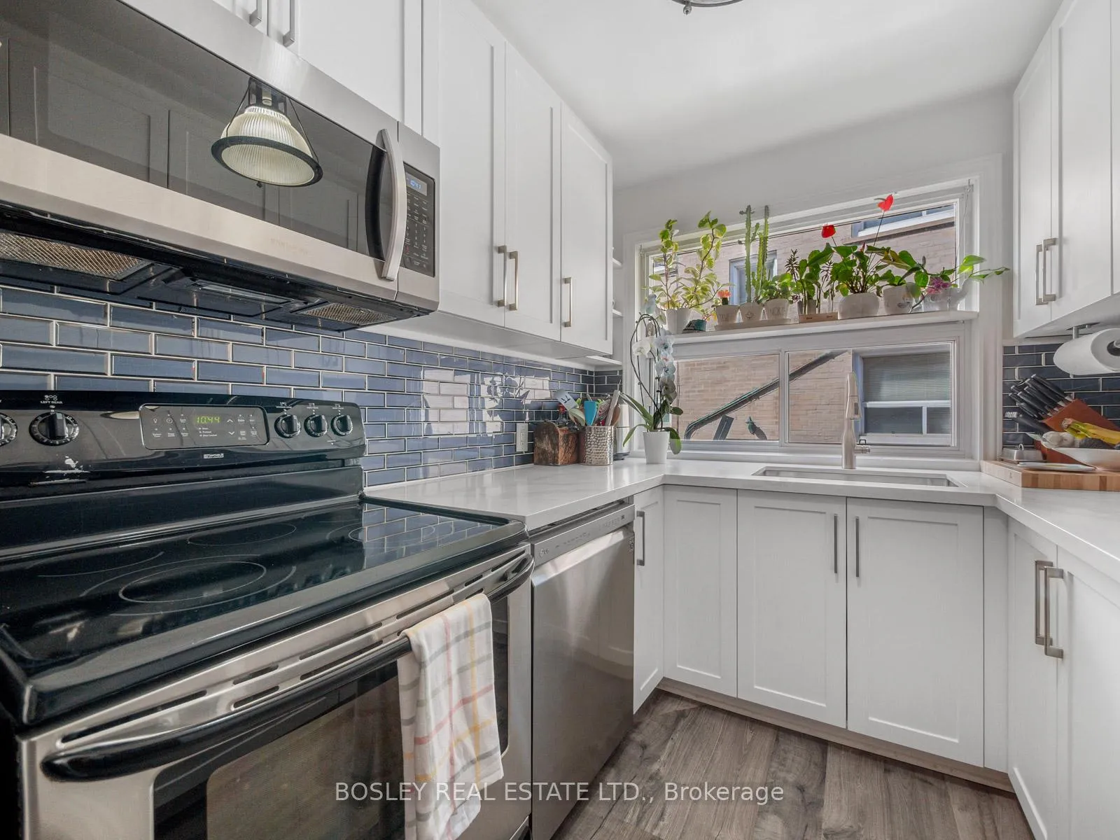 Photo 7 of 9 Love Crescent, Toronto, East End-Danforth — HOMEH