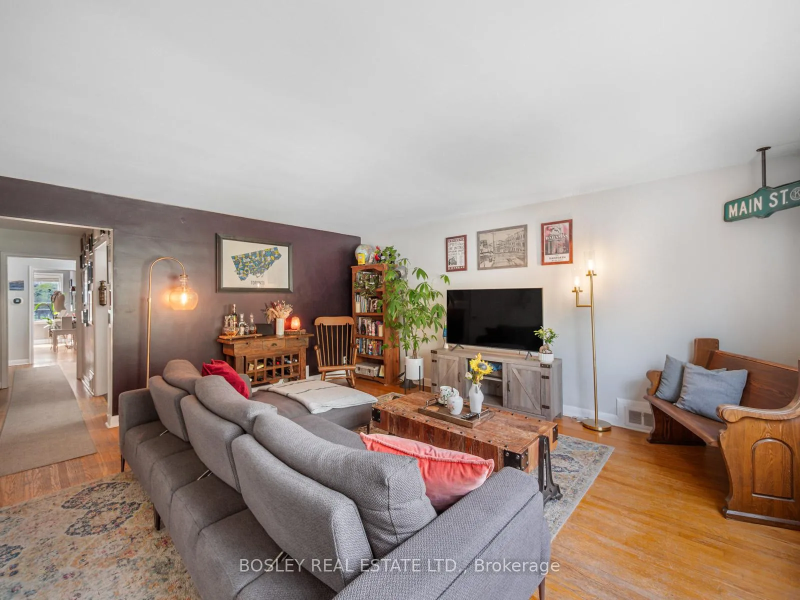 Photo 13 of 9 Love Crescent, Toronto, East End-Danforth — HOMEH
