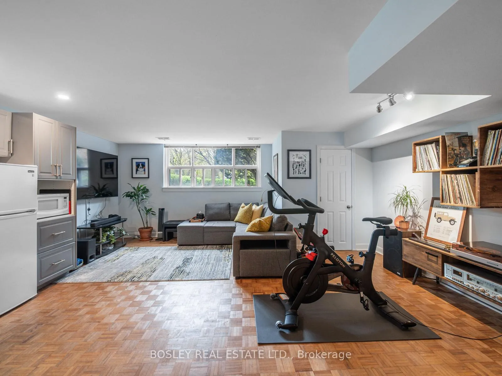 Photo 35 of 9 Love Crescent, Toronto, East End-Danforth — HOMEH