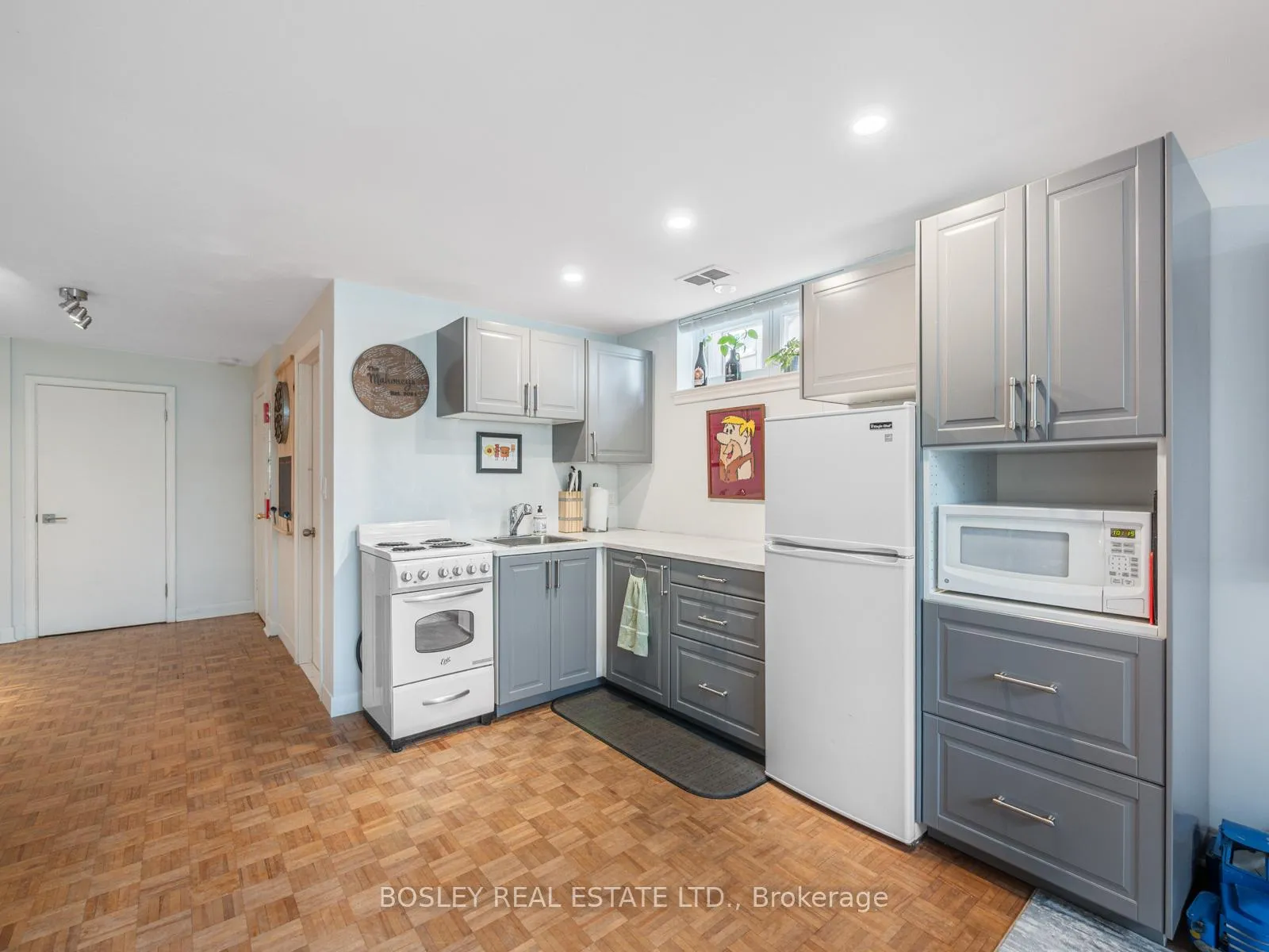 Photo 38 of 9 Love Crescent, Toronto, East End-Danforth — HOMEH