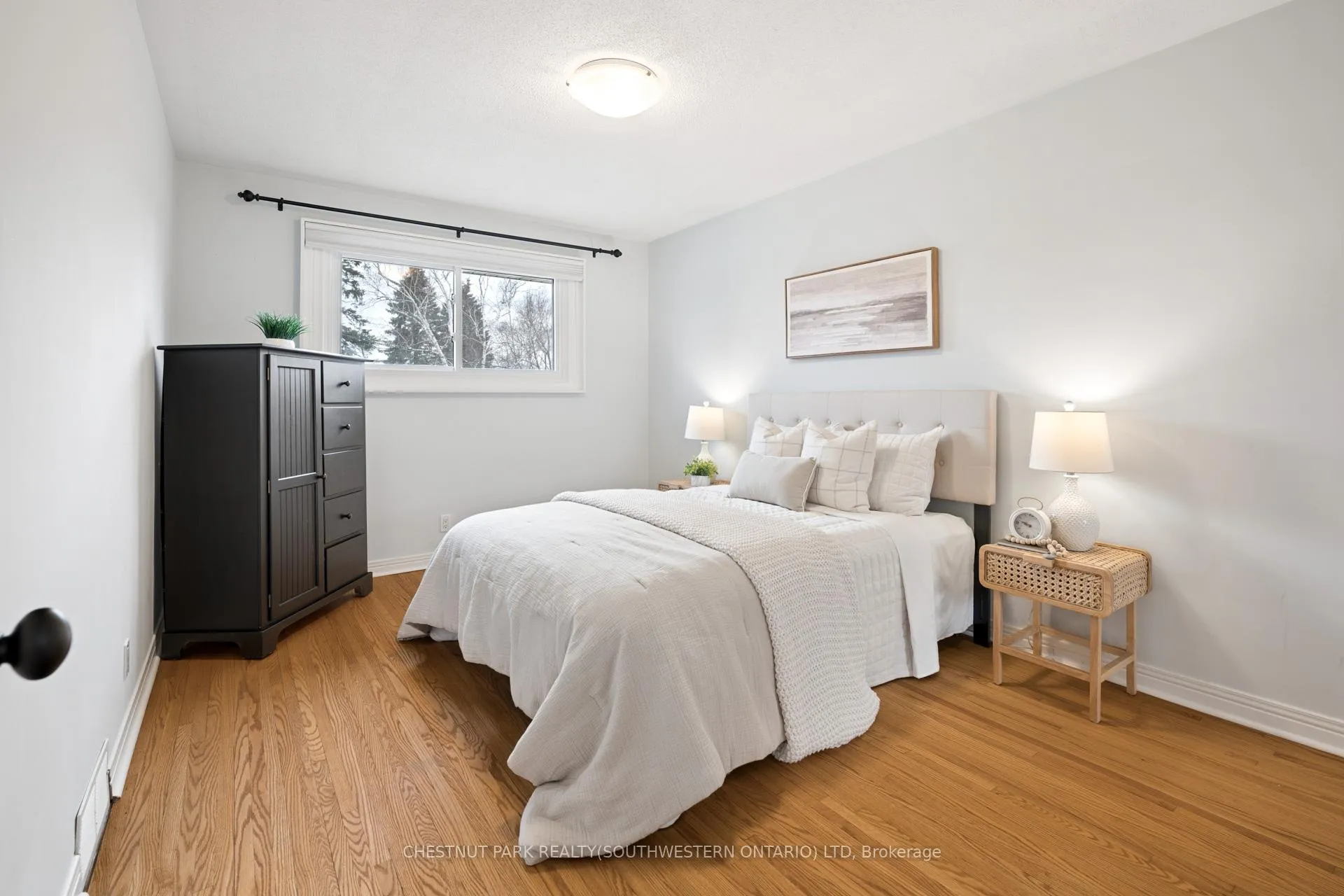 Photo 16 of 19 Douglas Road, Hamilton, Ancaster — HOMEH