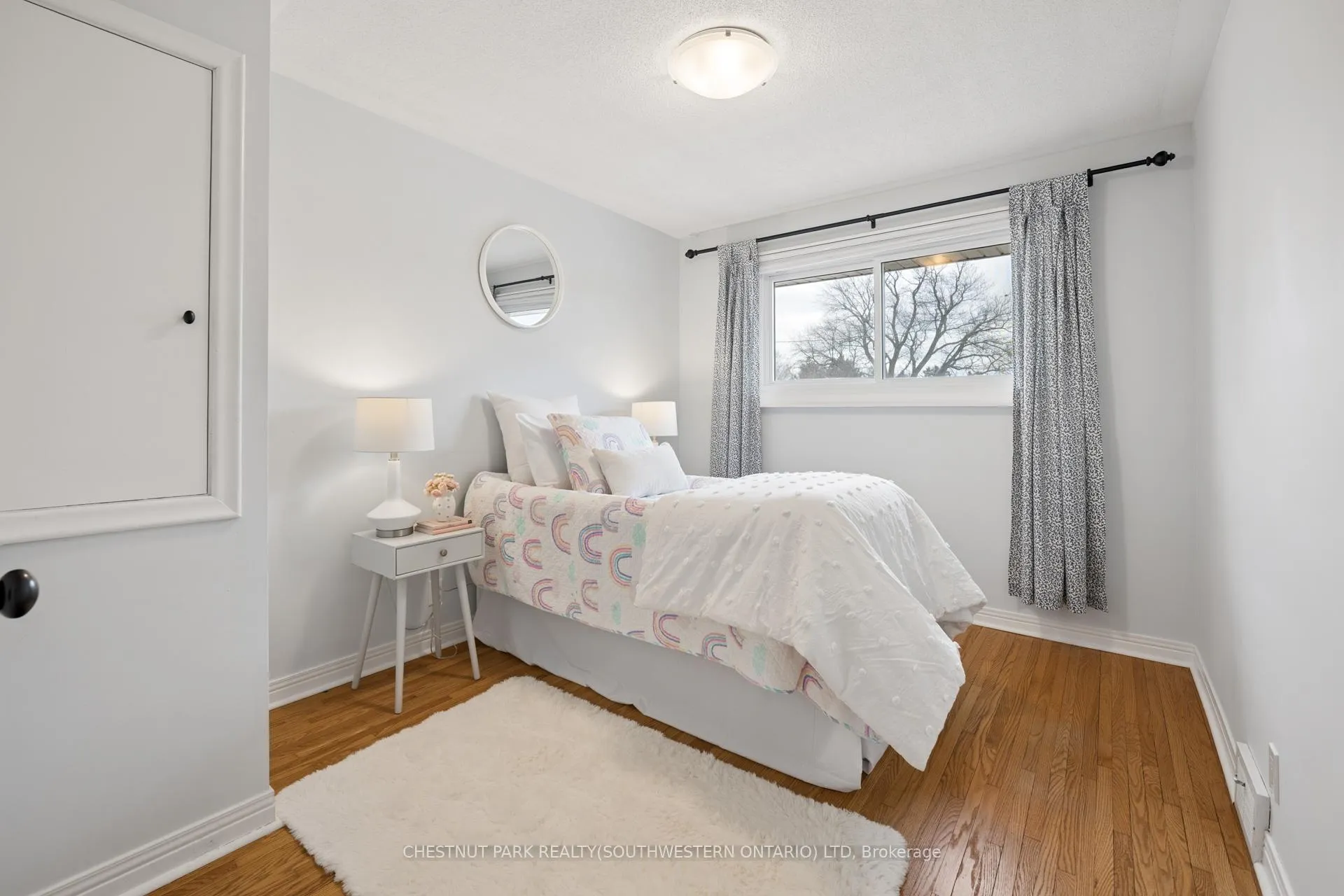 Photo 19 of 19 Douglas Road, Hamilton, Ancaster — HOMEH