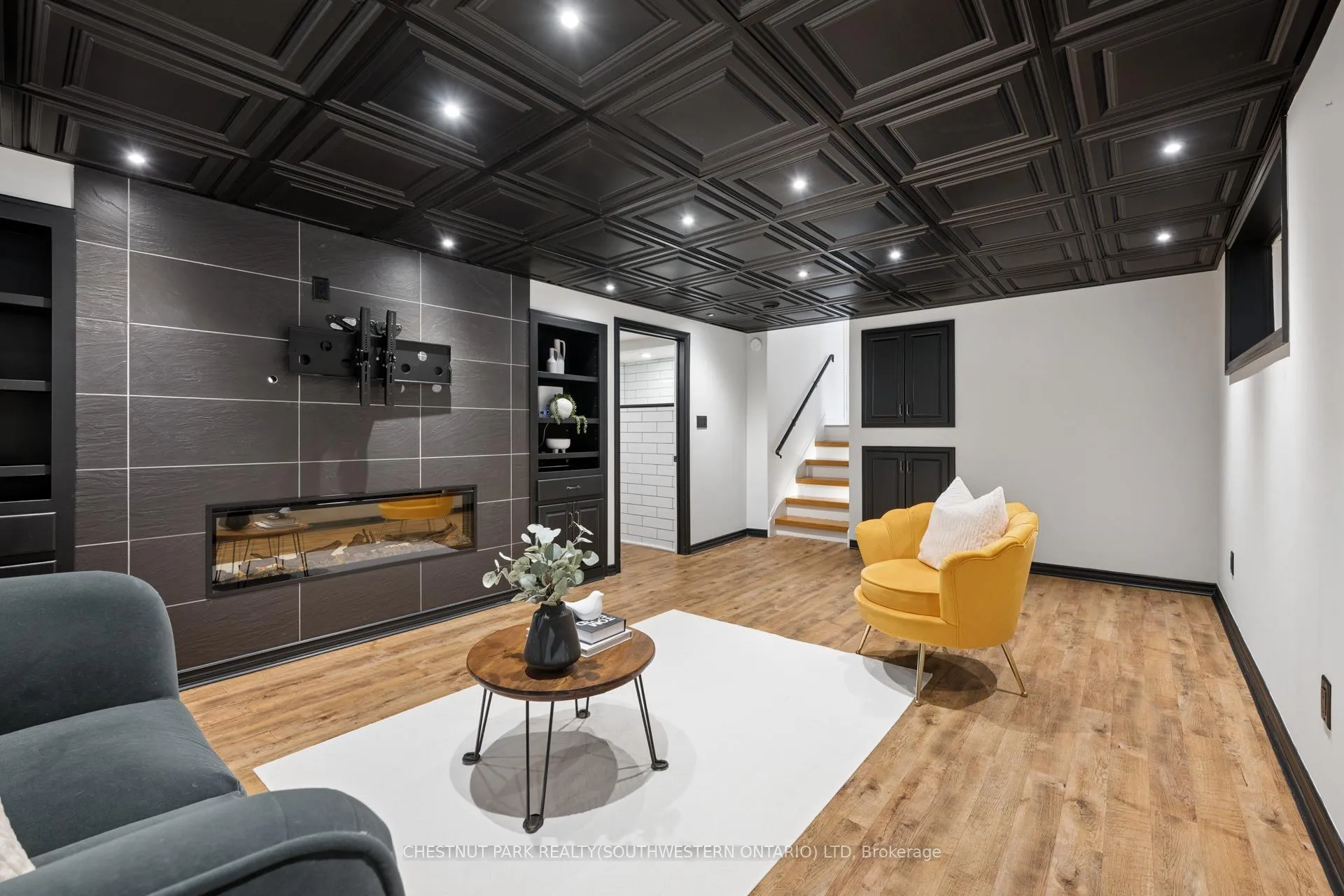 Photo 27 of 19 Douglas Road, Hamilton, Ancaster — HOMEH