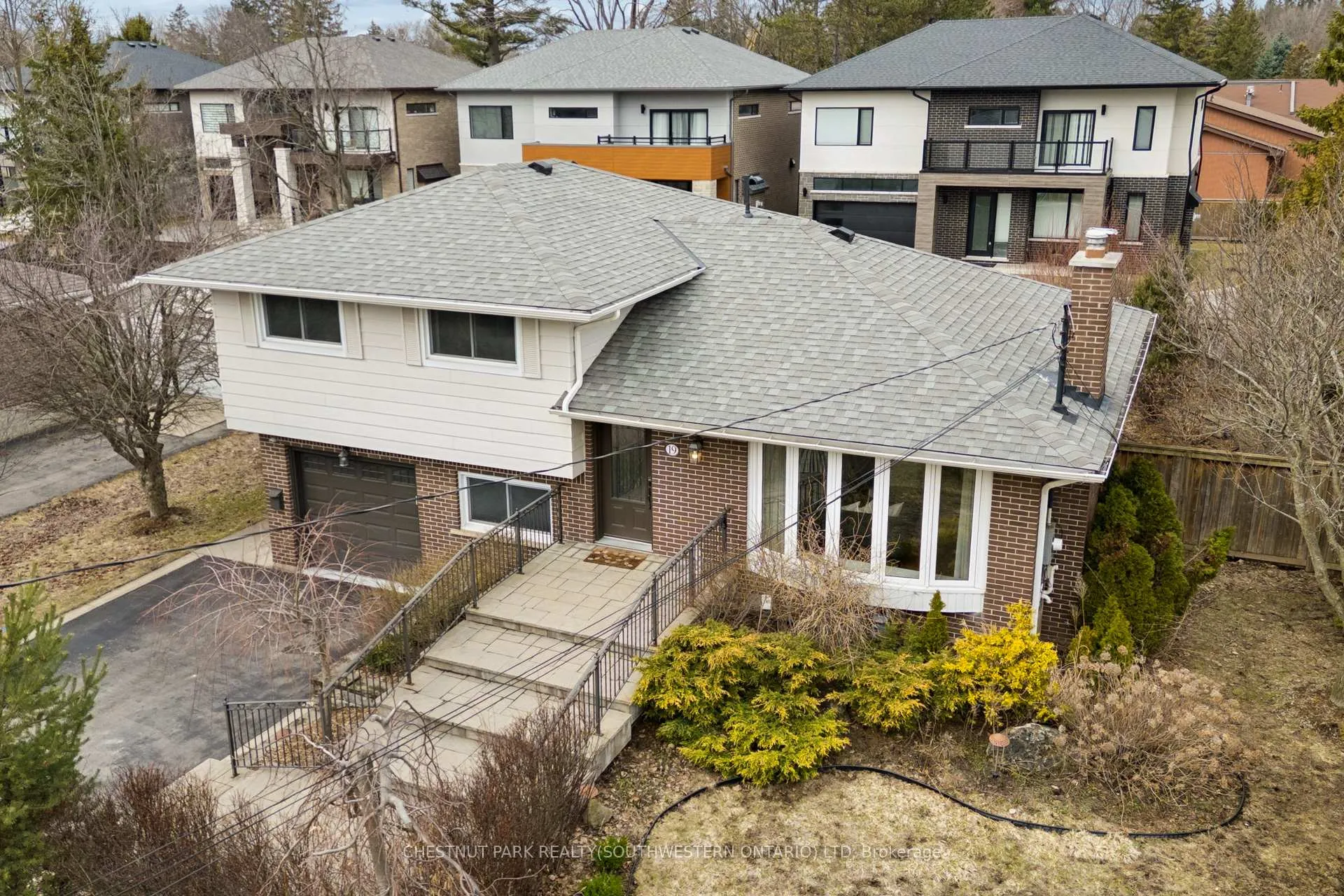Photo 40 of 19 Douglas Road, Hamilton, Ancaster — HOMEH