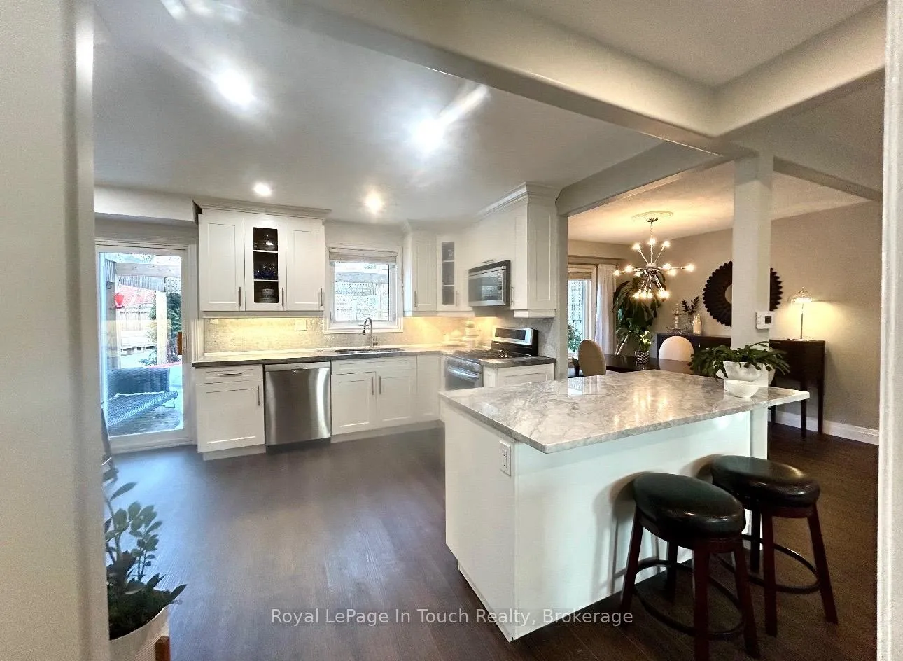 Photo 11 of 153 Ferndale Drive S, Barrie, Ardagh — HOMEH