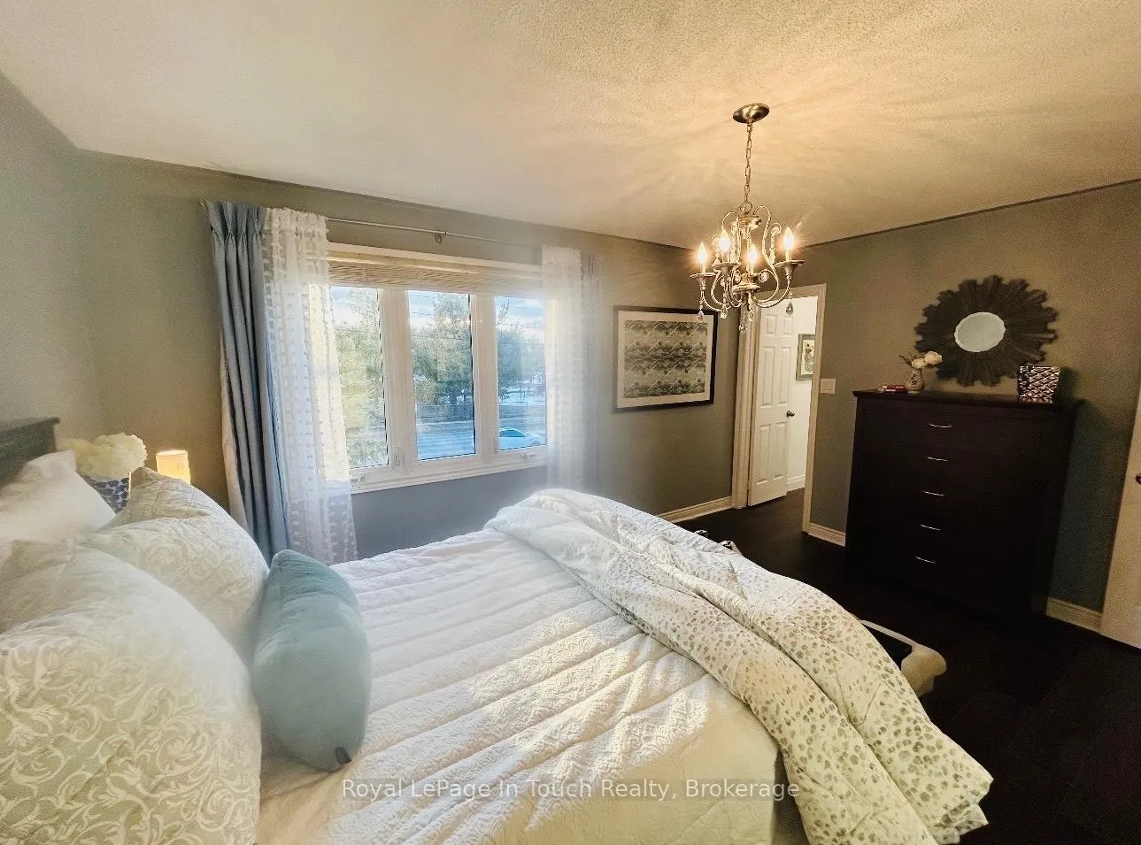 Photo 18 of 153 Ferndale Drive S, Barrie, Ardagh — HOMEH