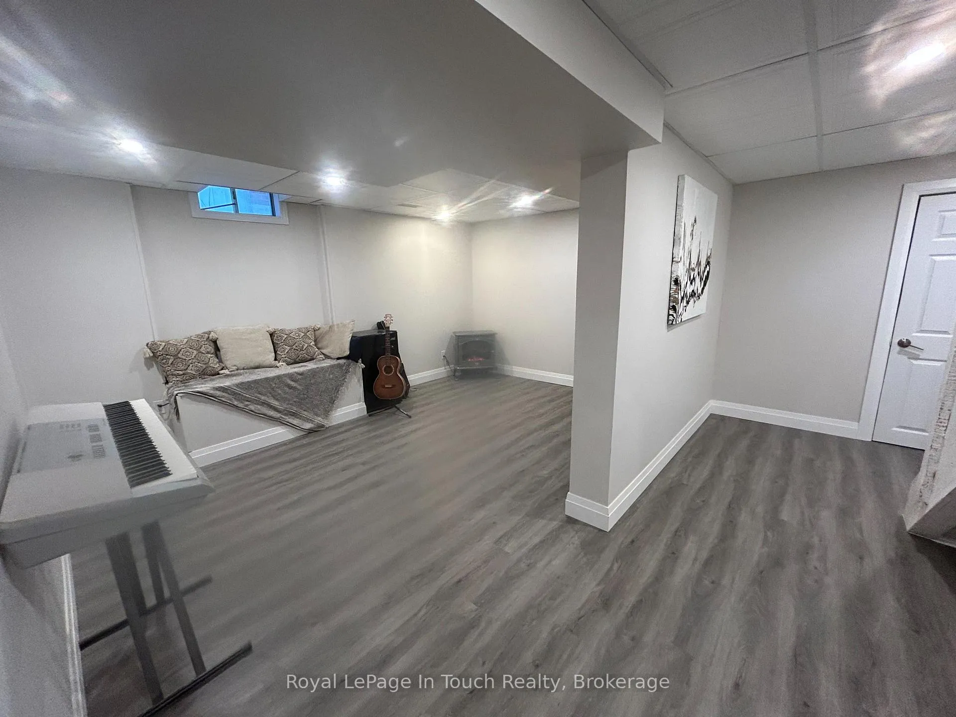 Photo 33 of 153 Ferndale Drive S, Barrie, Ardagh — HOMEH