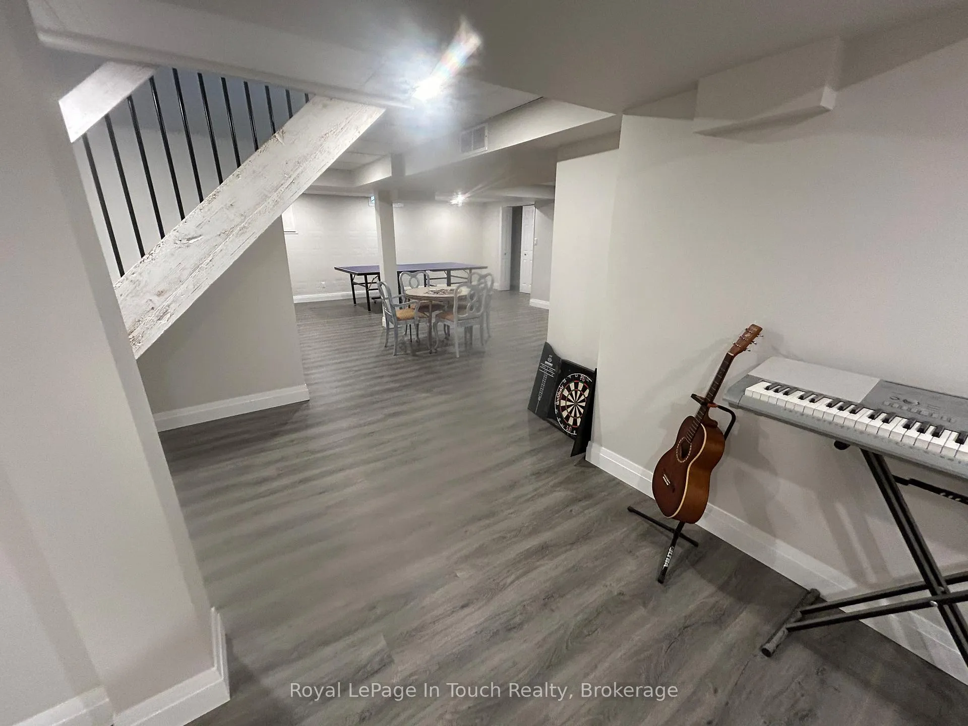 Photo 34 of 153 Ferndale Drive S, Barrie, Ardagh — HOMEH