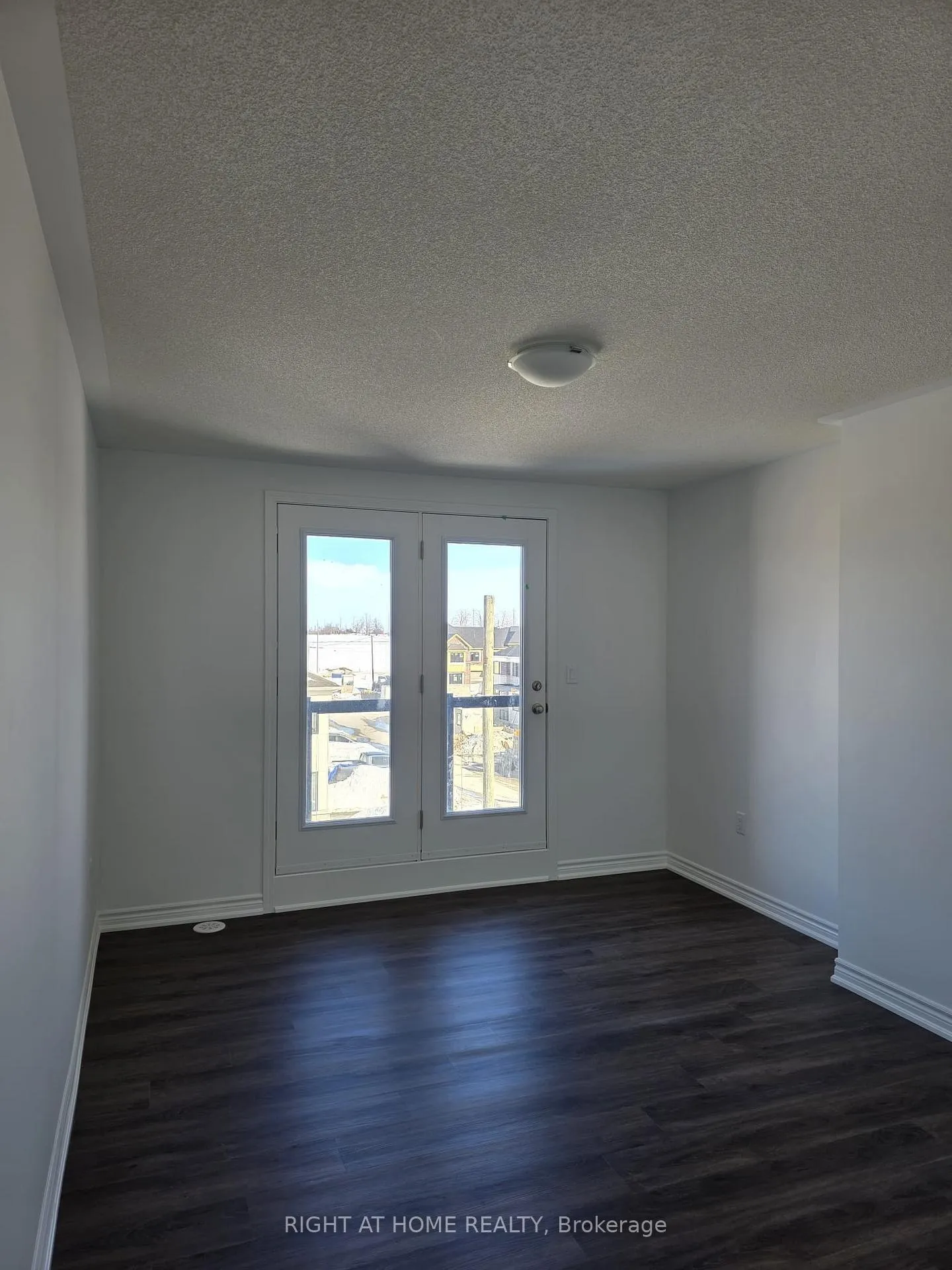 Photo 14 of 84 Yorkshire Drive, Barrie, Rural Barrie Southeast — HOMEH
